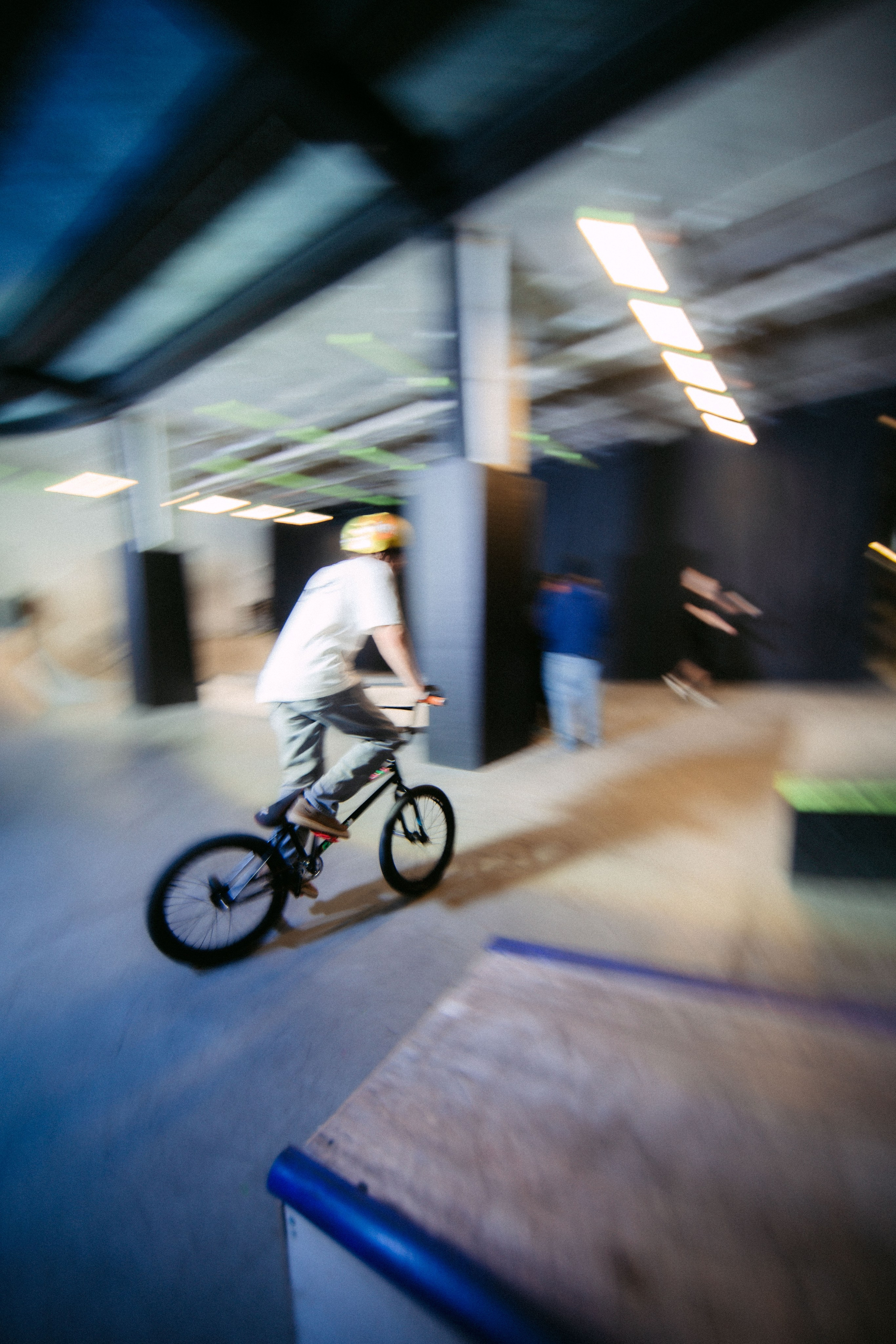 УРАМ. Ночная смена / 2025. Саша Копылов, фотограф в Казани