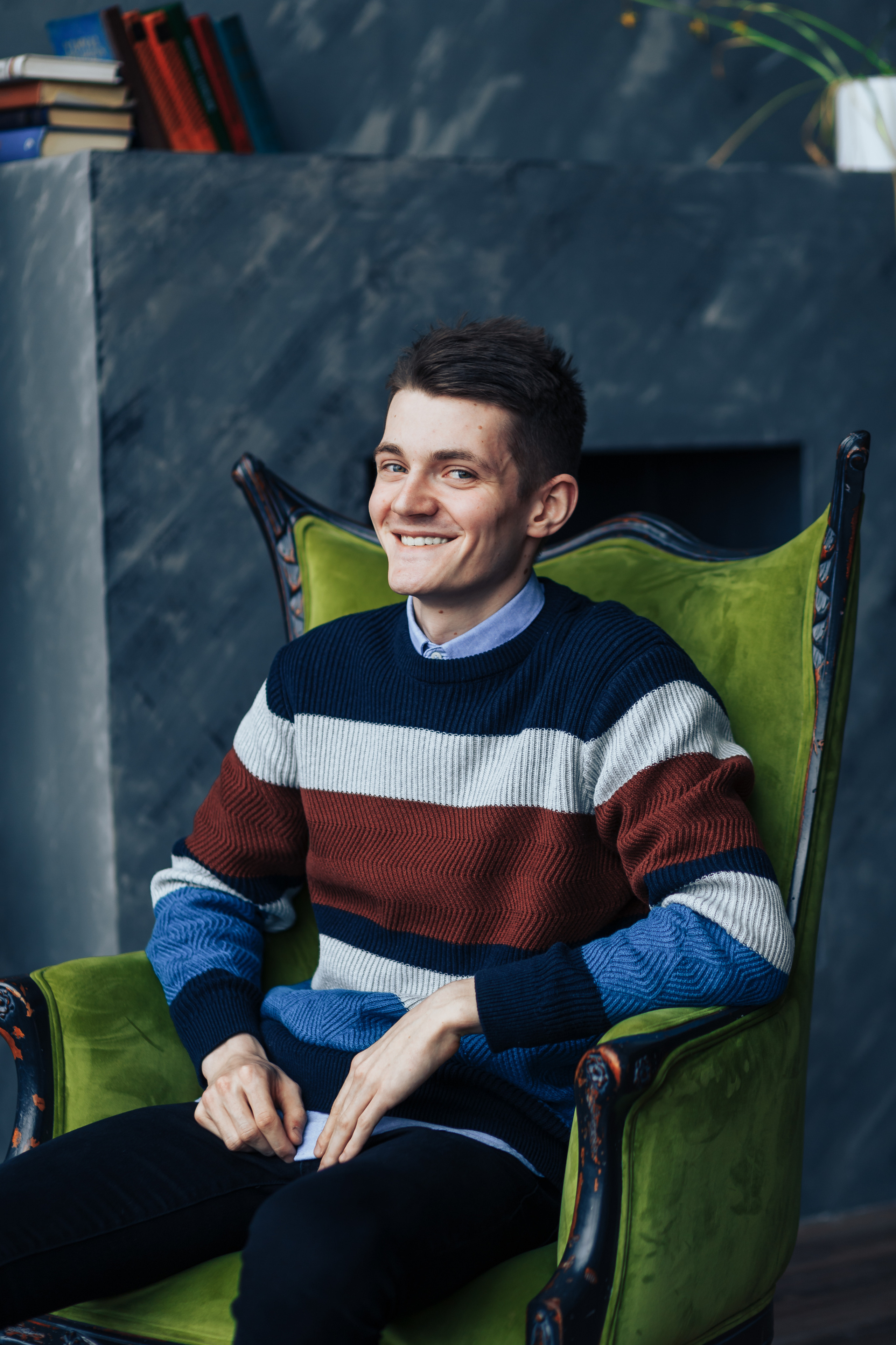 Мужской портрет в студии, фотограф в Калининграде. Фотосъемка и видеосъемка в Калининграде Liveemotion.pro