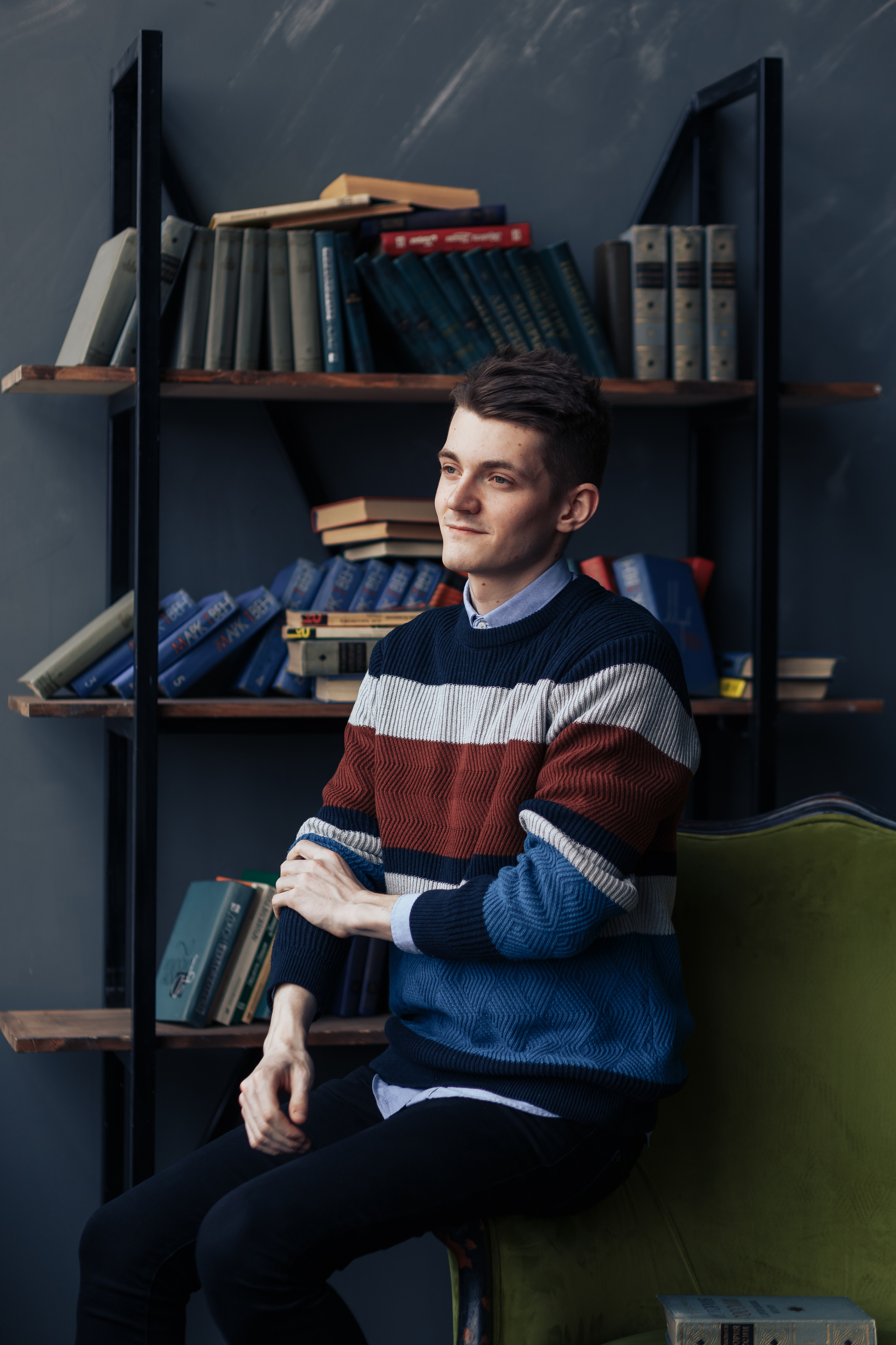 Мужской портрет в студии, фотограф в Калининграде. Фотосъемка и видеосъемка в Калининграде Liveemotion.pro