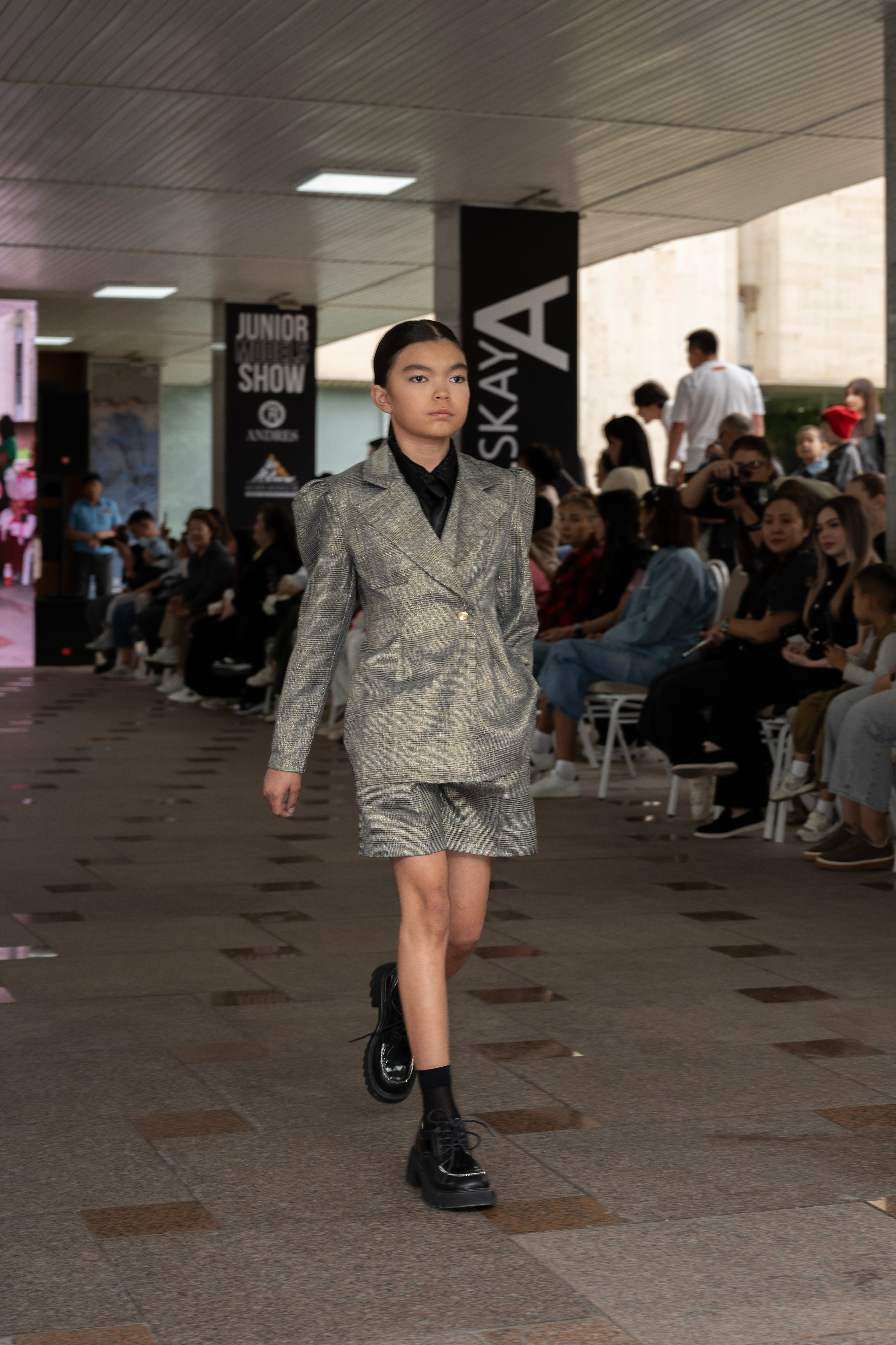 Фотосъемка мероприятия  Junior Fashion week. Фотограф в Алматы Егор Поленов