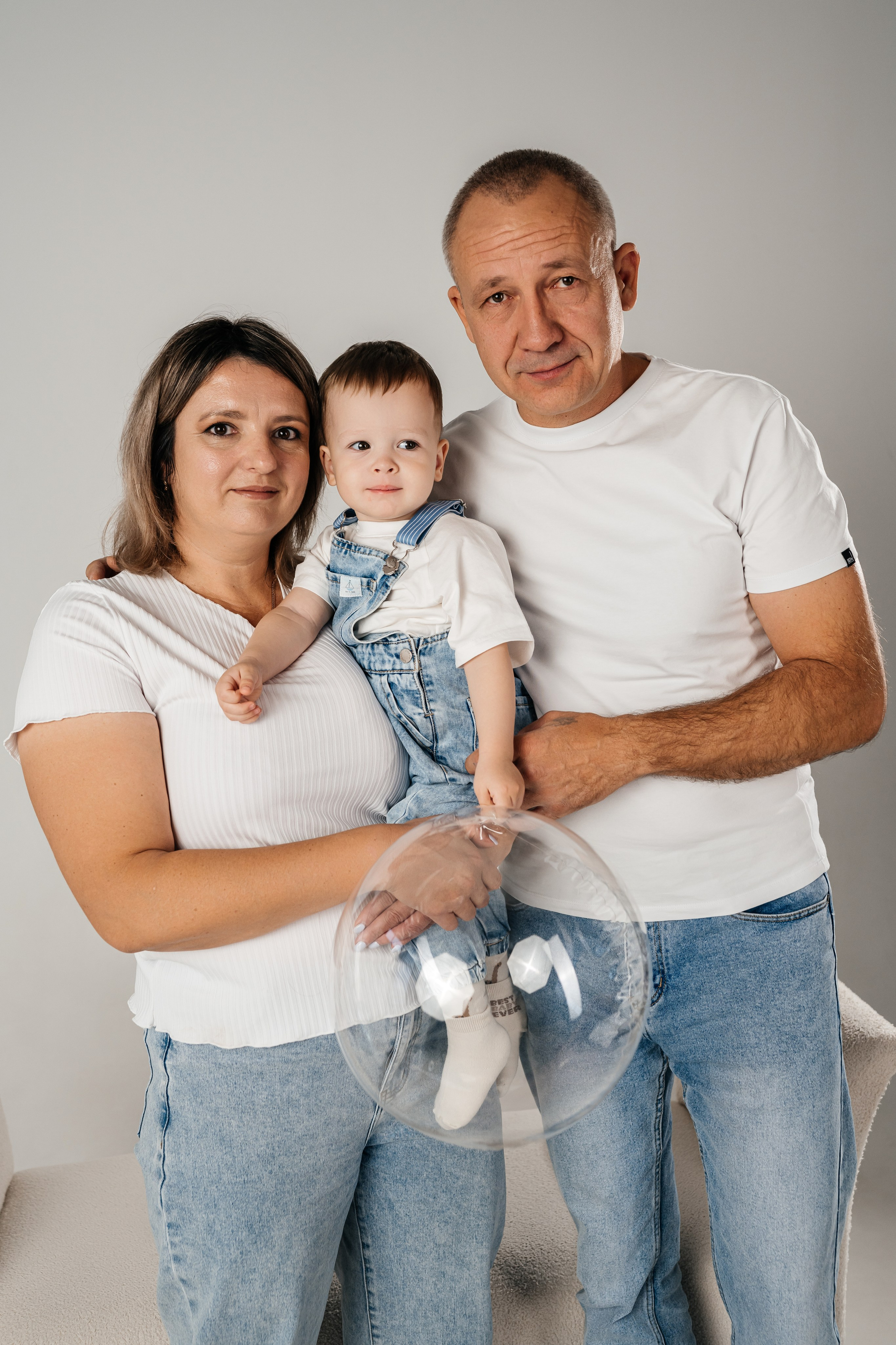 Семейная фотосессия в студии. Фотограф в Каменске-Шахтинском Ольга Сагал