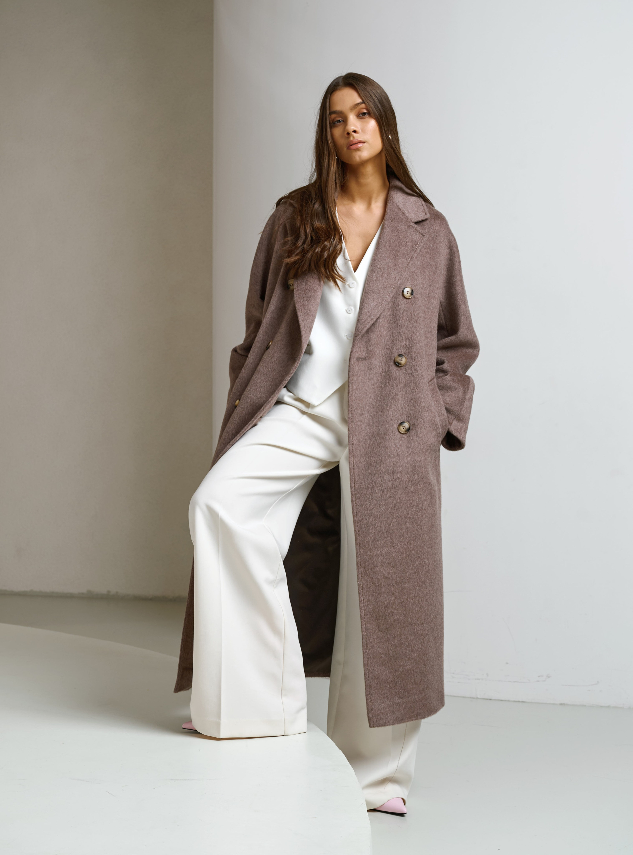 Лукбук для бренда верхней одежды Sheily. Fashion фотограф в Москве Ксения Чупрунова