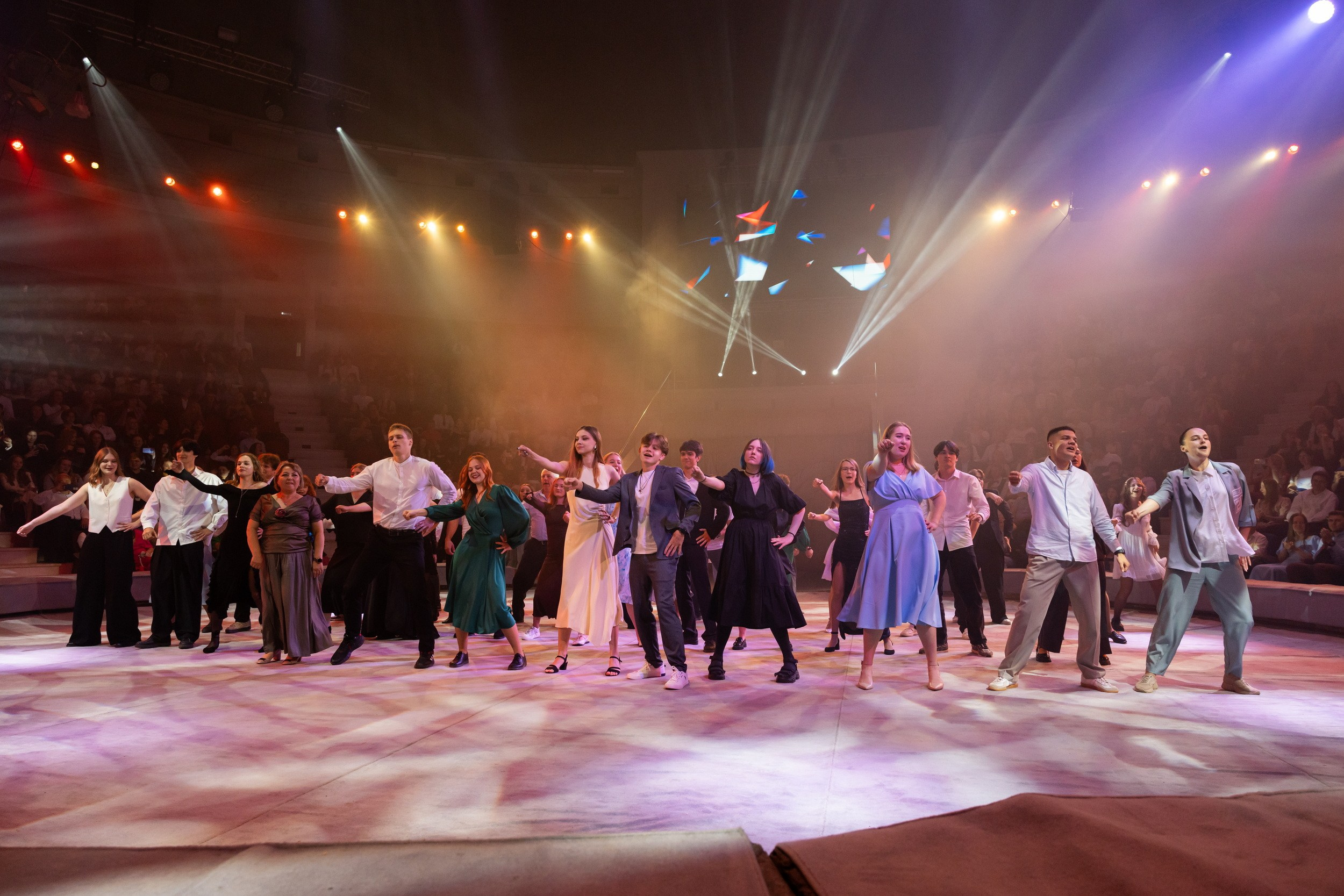 Городской бал выпускников (24 июня 2025). Репортажный фотограф Алексей Пирязев