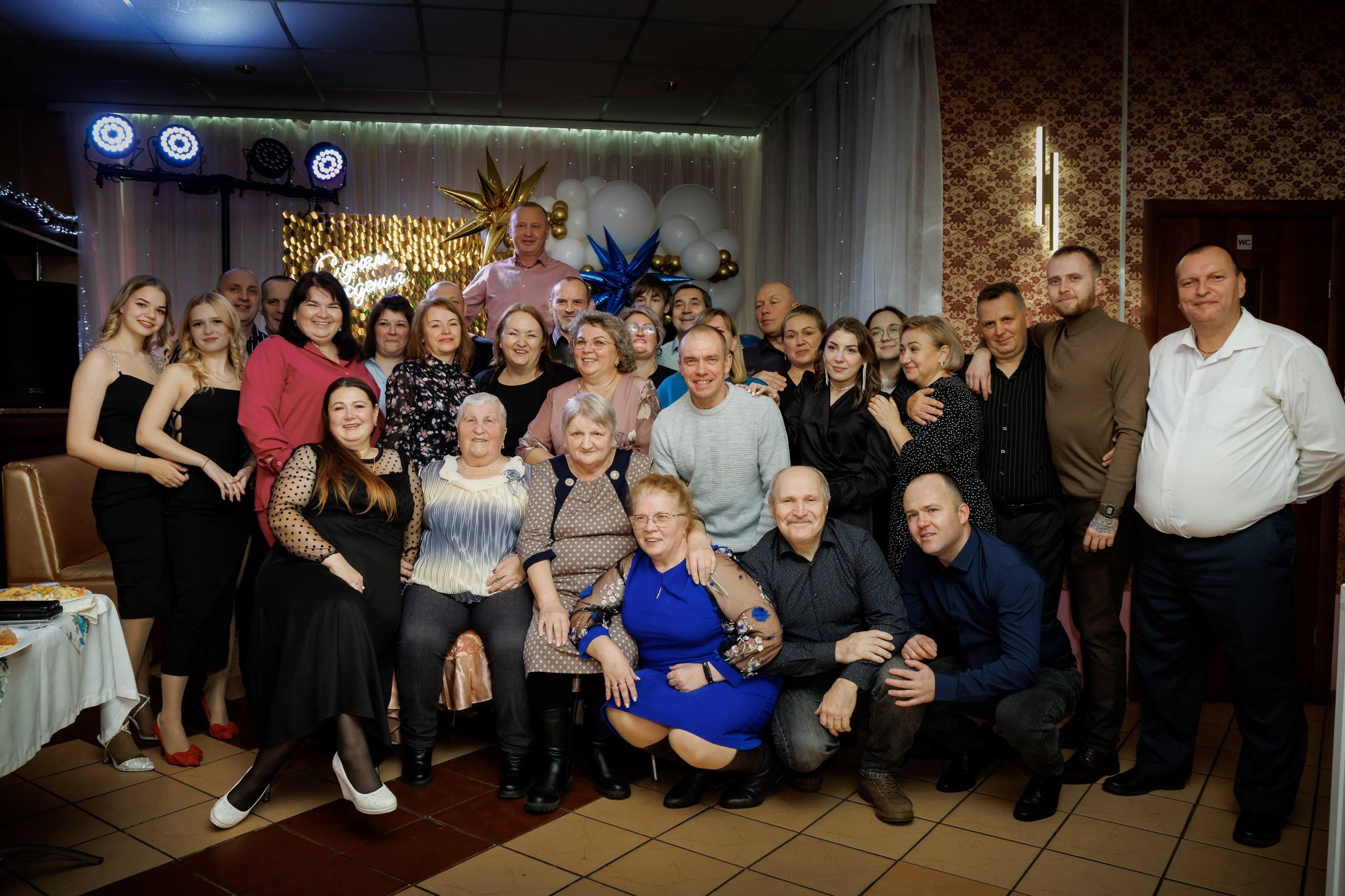 Юбилей Николаю в кафе Зеркальное, г. Сясьстрой. Свадебный и семейный фотограф в г. Волхов Алексей Кочерыжкин