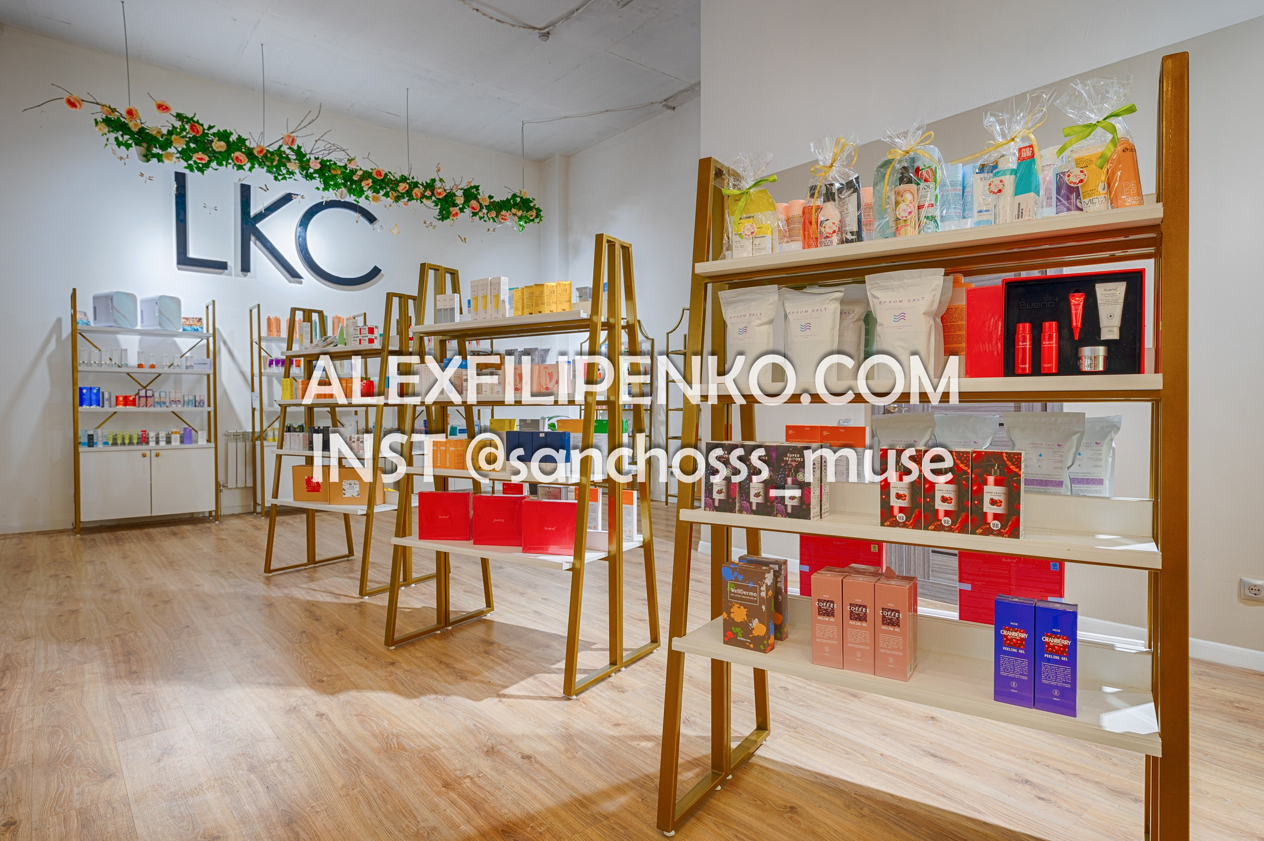 Luxe K-COSMETICS, магазина косметики. Фотограф интерьера недвижимости и архитектуры в Астане