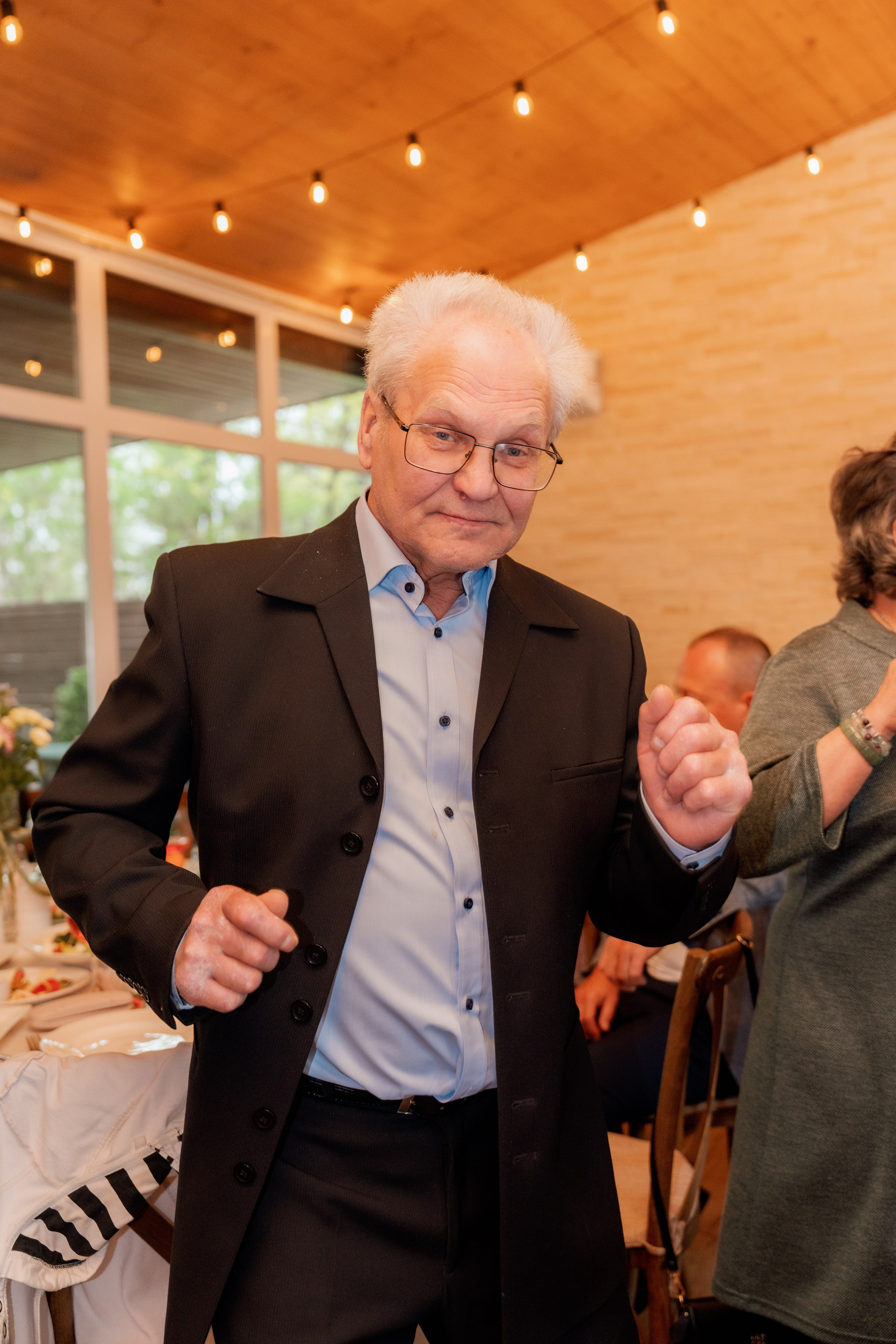 Алиса и Влад. Полный свадебный день (утро, усадьба, прогулка, выездная регистрация, банкет). Дата съемки 26.04.2025. Свадебный фотограф Москва