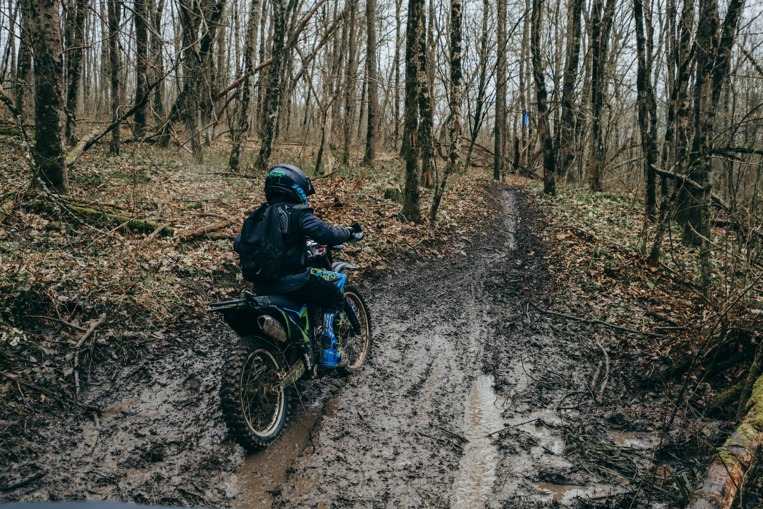 Съемка для Sharmax Moto в Горячем Ключе. Свадебный фотограф Денис Ожигин в Краснодаре и крае. Эмоциональная и стильная съемка вашего дня