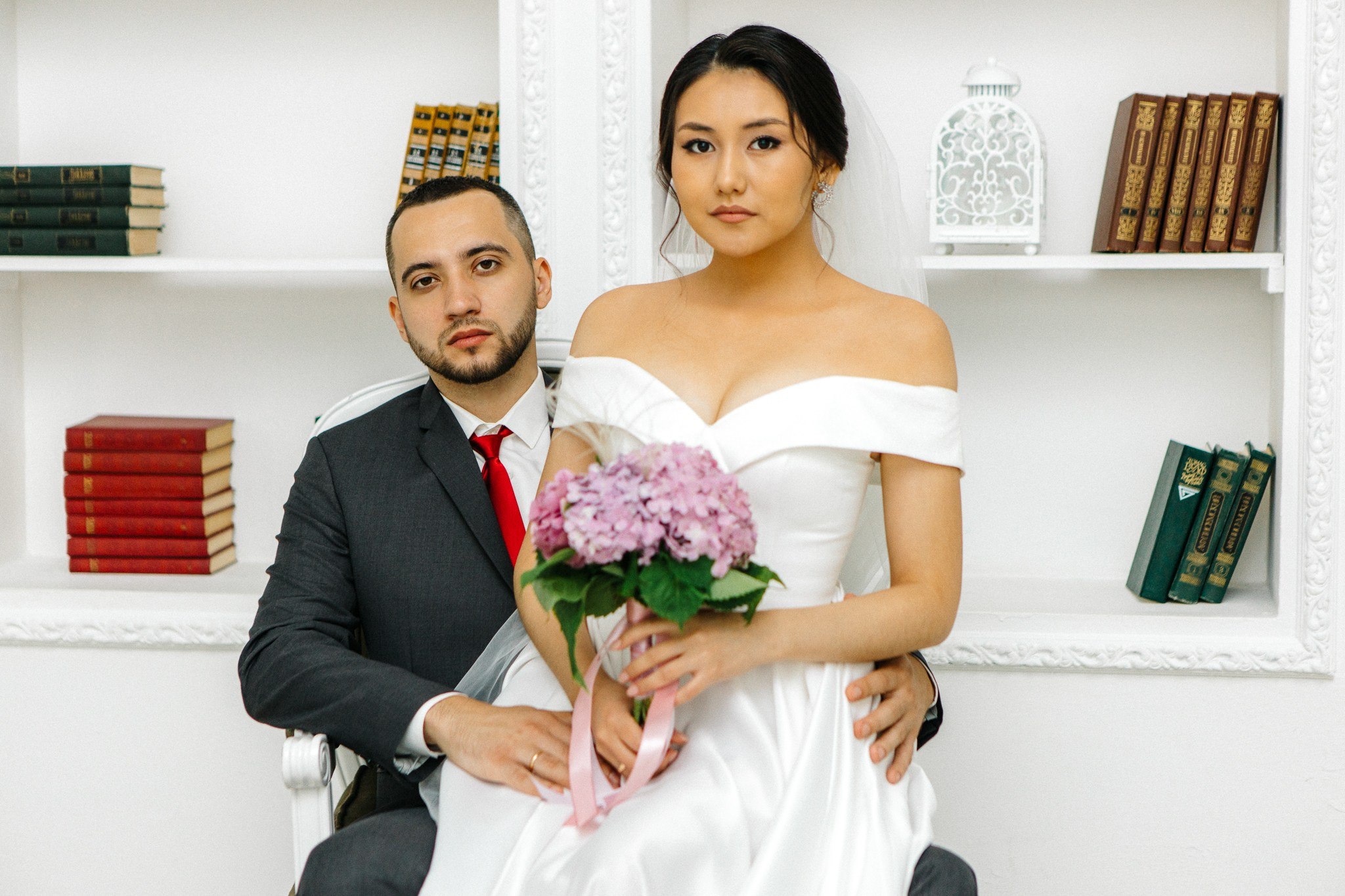 Белая симфония: история любви среди книжной тишины. Семейный и свадебный фотограф Ростове-на-Дону