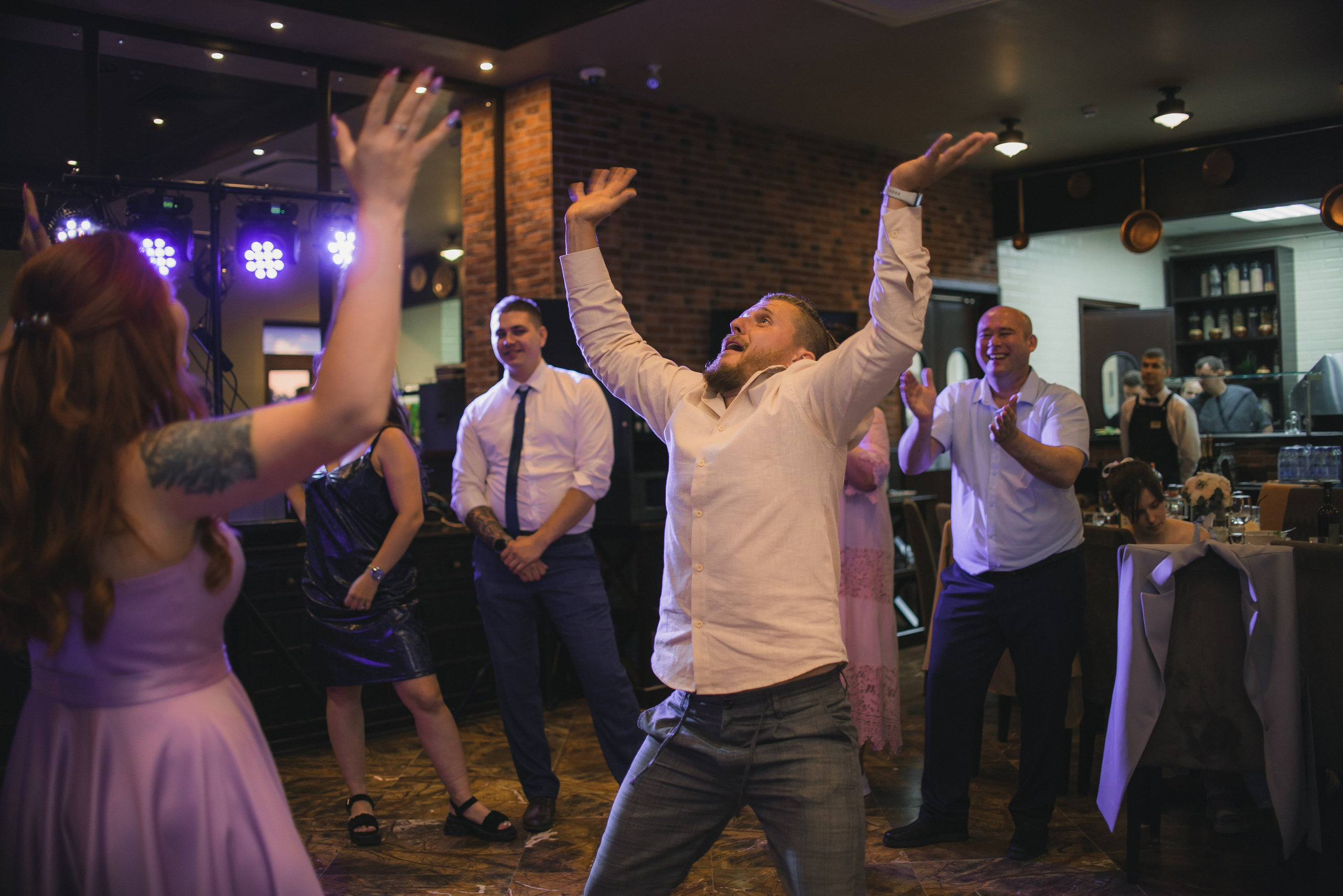 Саксофонист москва ведущий москва живая музыка на свадьбу ведущий. Свадебный ведущий в Москве Саксофон на свадьбу