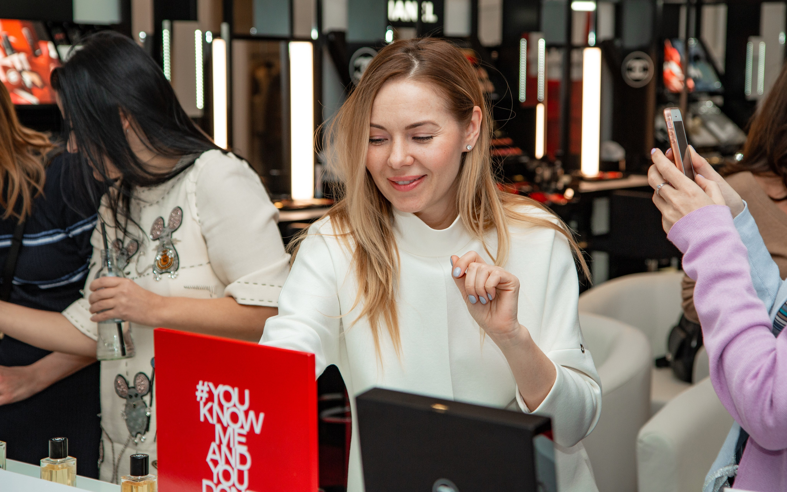 Chanel Екатеринбург. Предметный и репортажный фотограф Алексей Кротов