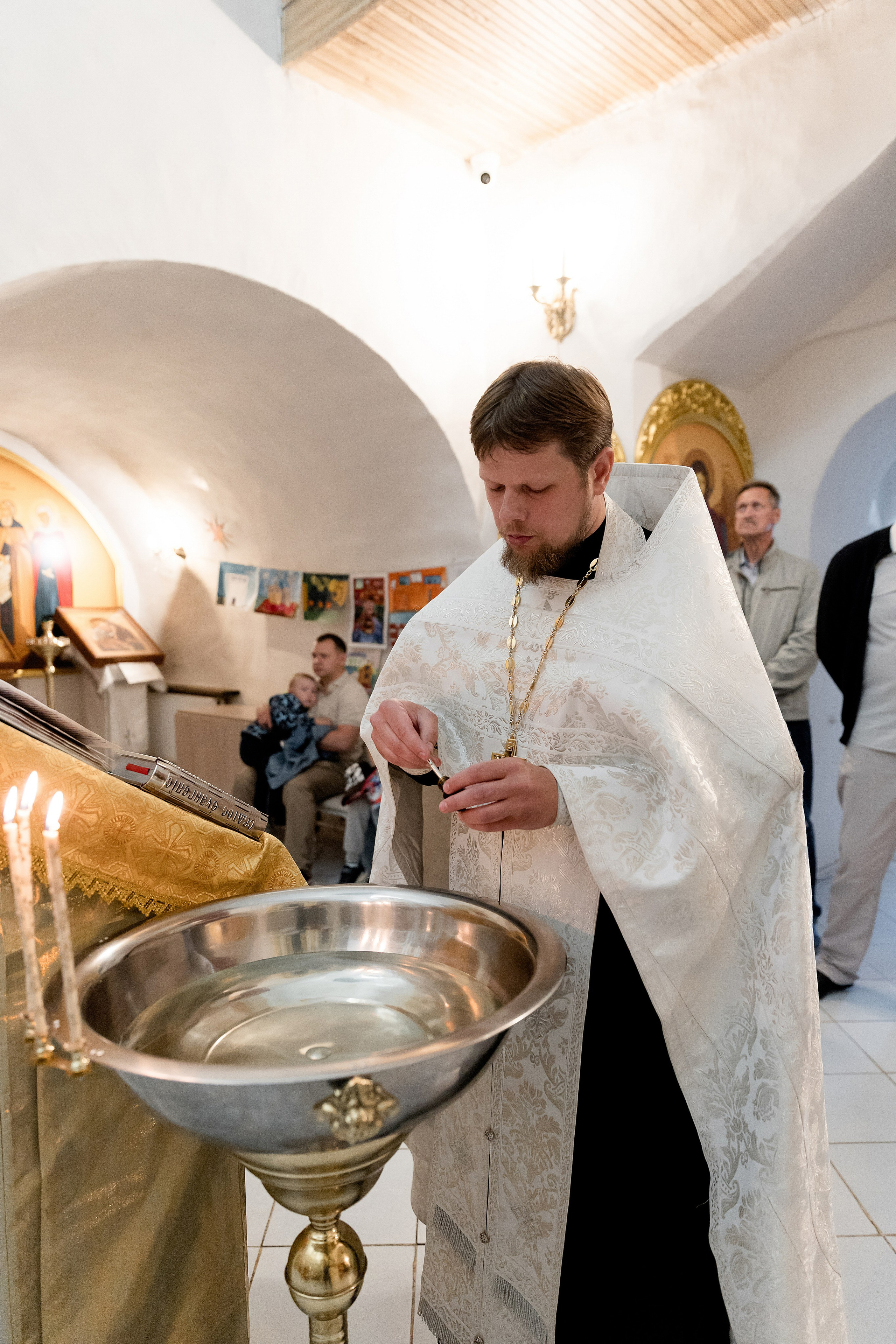 Крещение Агаты в Церкви Петра и Павла. Свадебный фотограф в Пскове и Санкт-Петербурге | Анна Голикова