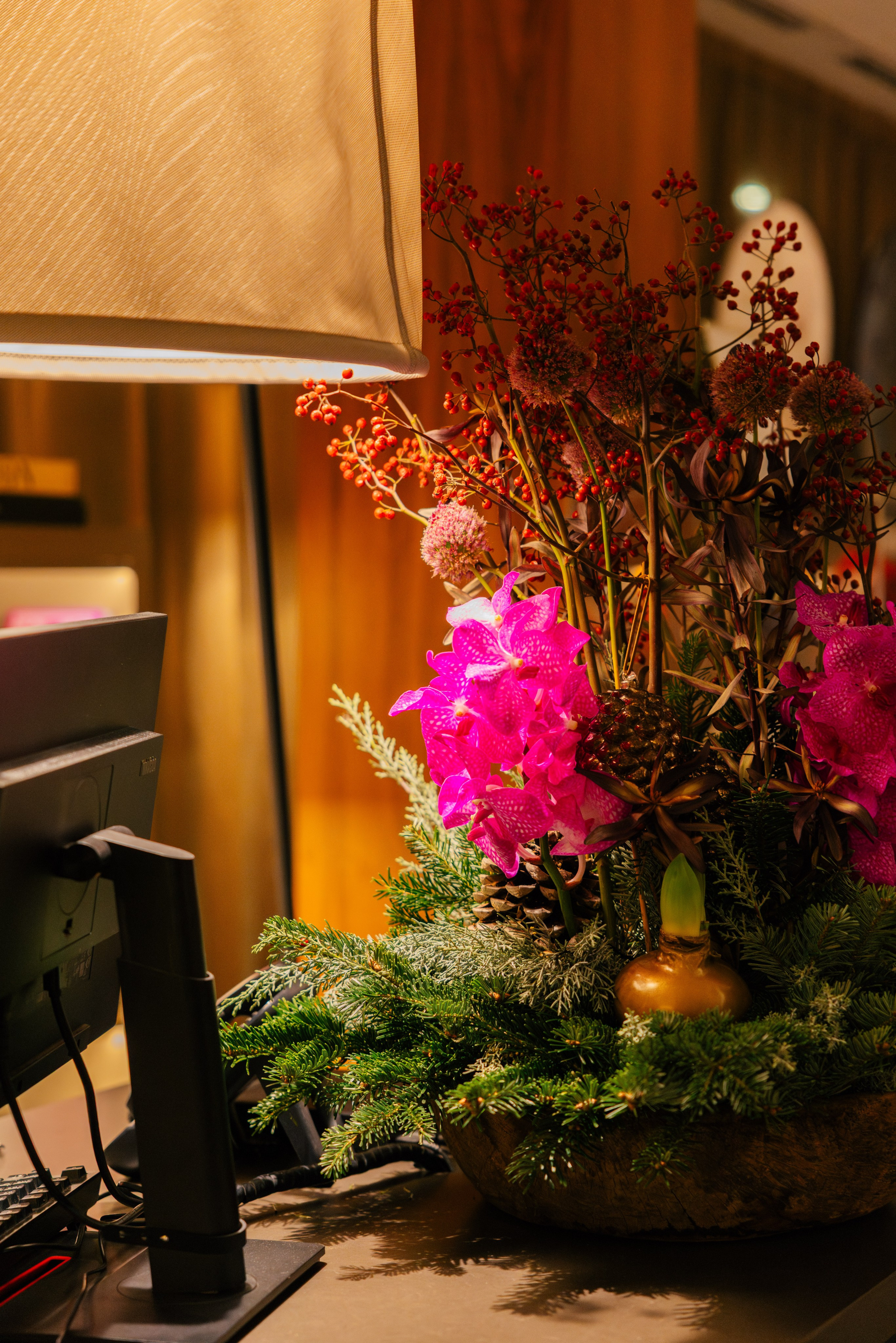 Meliá Hotel Barcelona hosts a luxury floral event featuring Araik Galstyan’s creations.”“Exclusive floral designs by Araik Galstyan at the Meliá Hotel Barcelona VIP event
