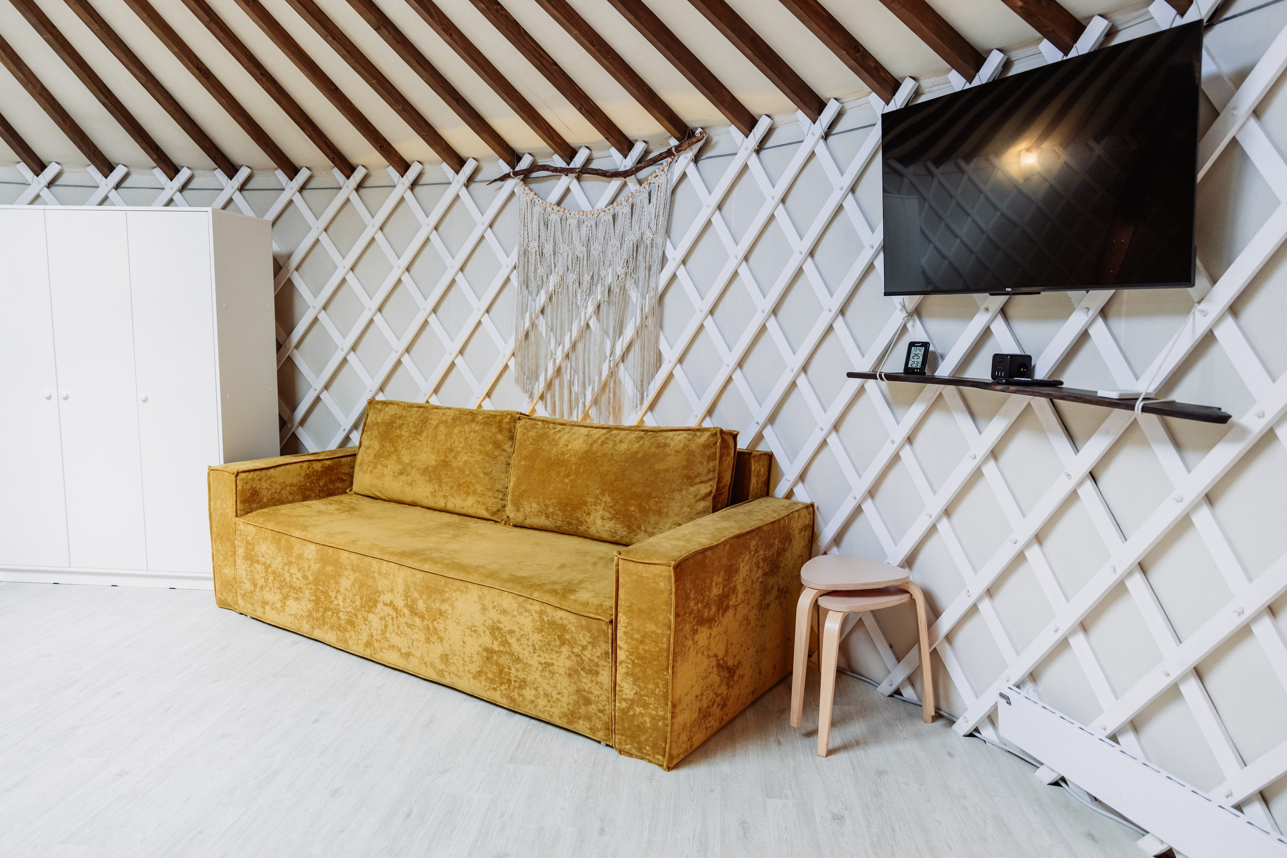 БЕРЕЗКА ВИЛАДЖ | Глэмпинг в Коломне | Юрта «Янтарная». ФОТОГРАФ ИРИНА ШАМАТАВА