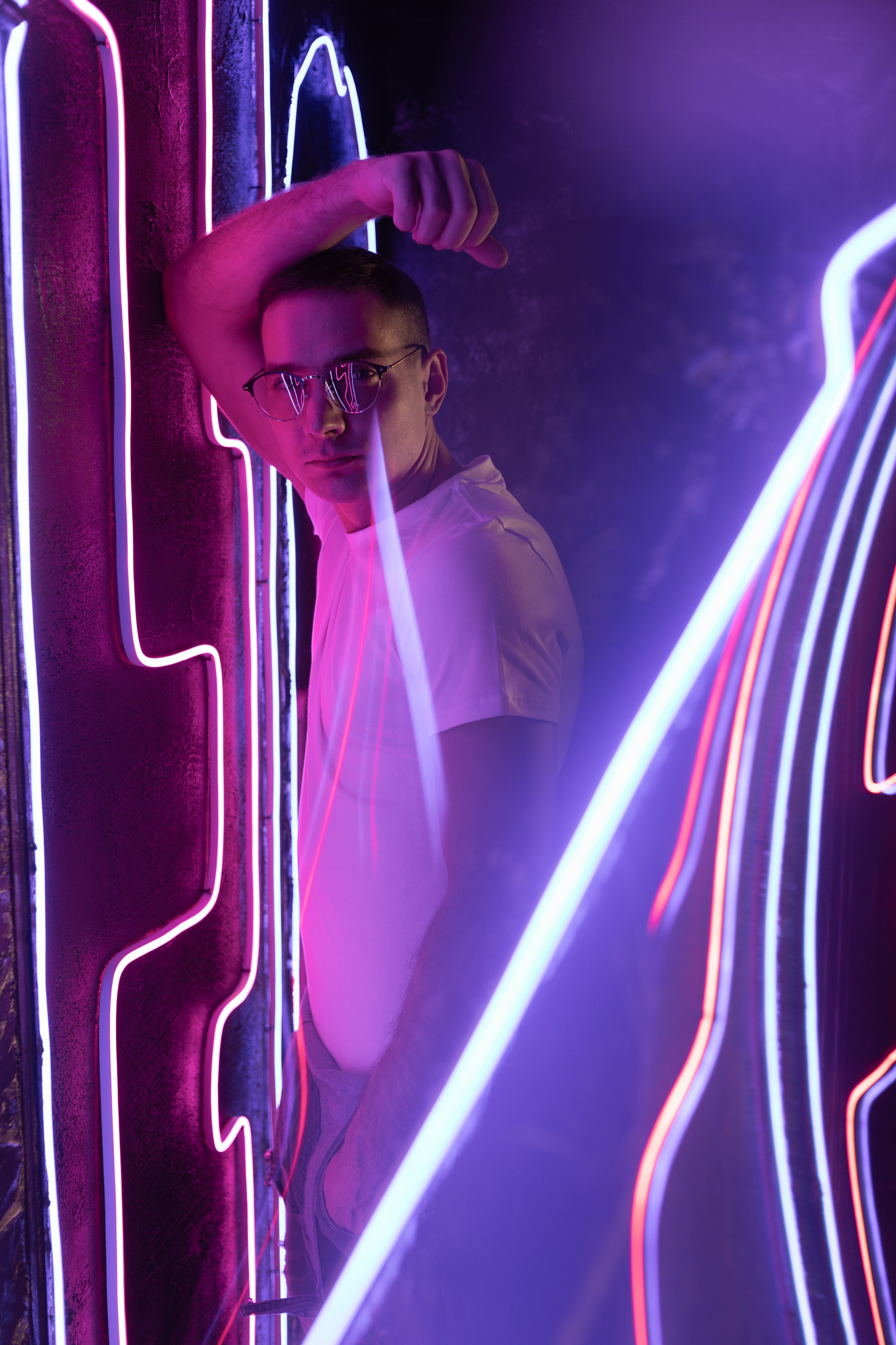 Евгений. Неон. Фотограф Регина Крикунова г. Красноярск