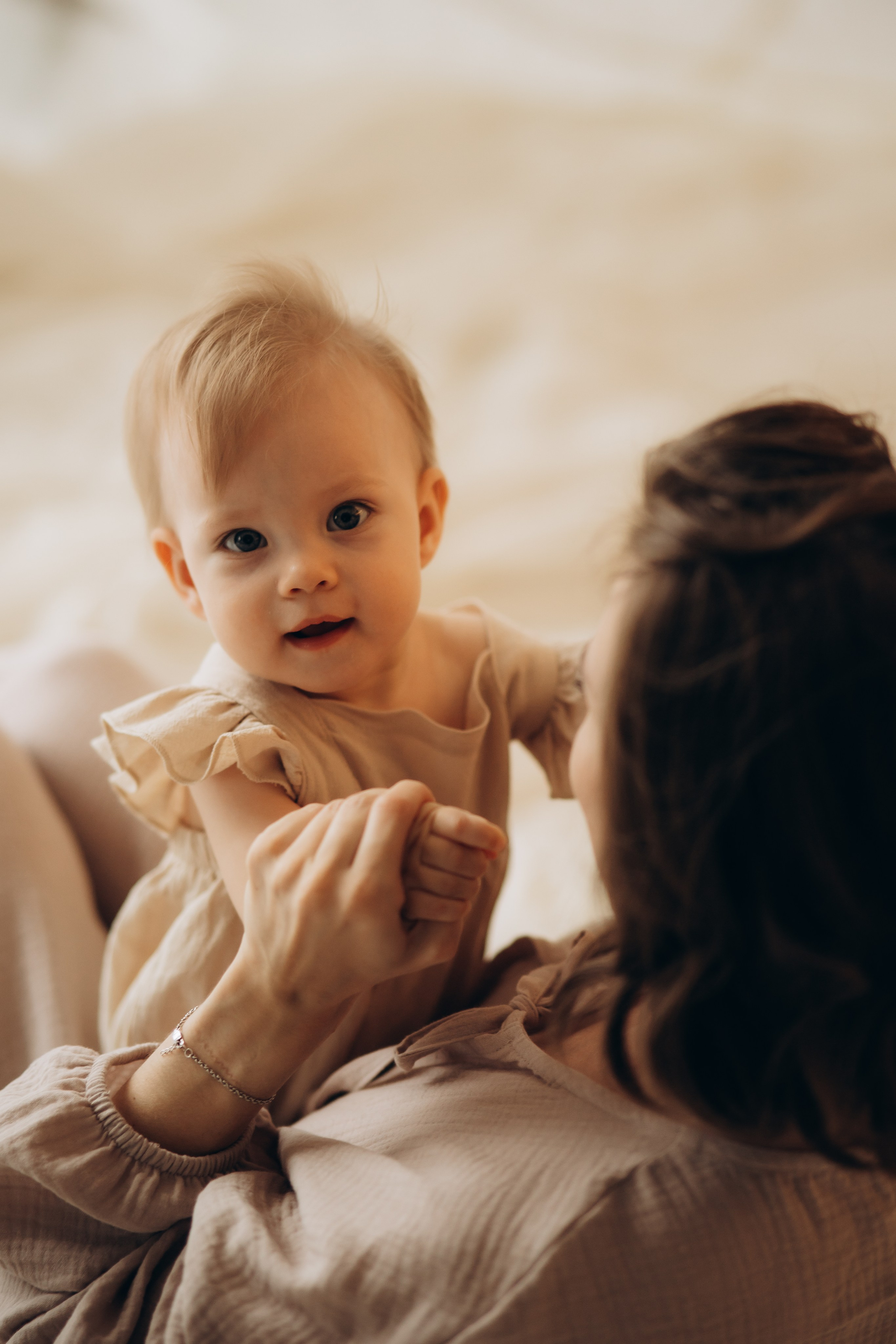 Фотосессия в тканях: мама и малышка. Семейный фотограф Москва Юлиана Фетисова