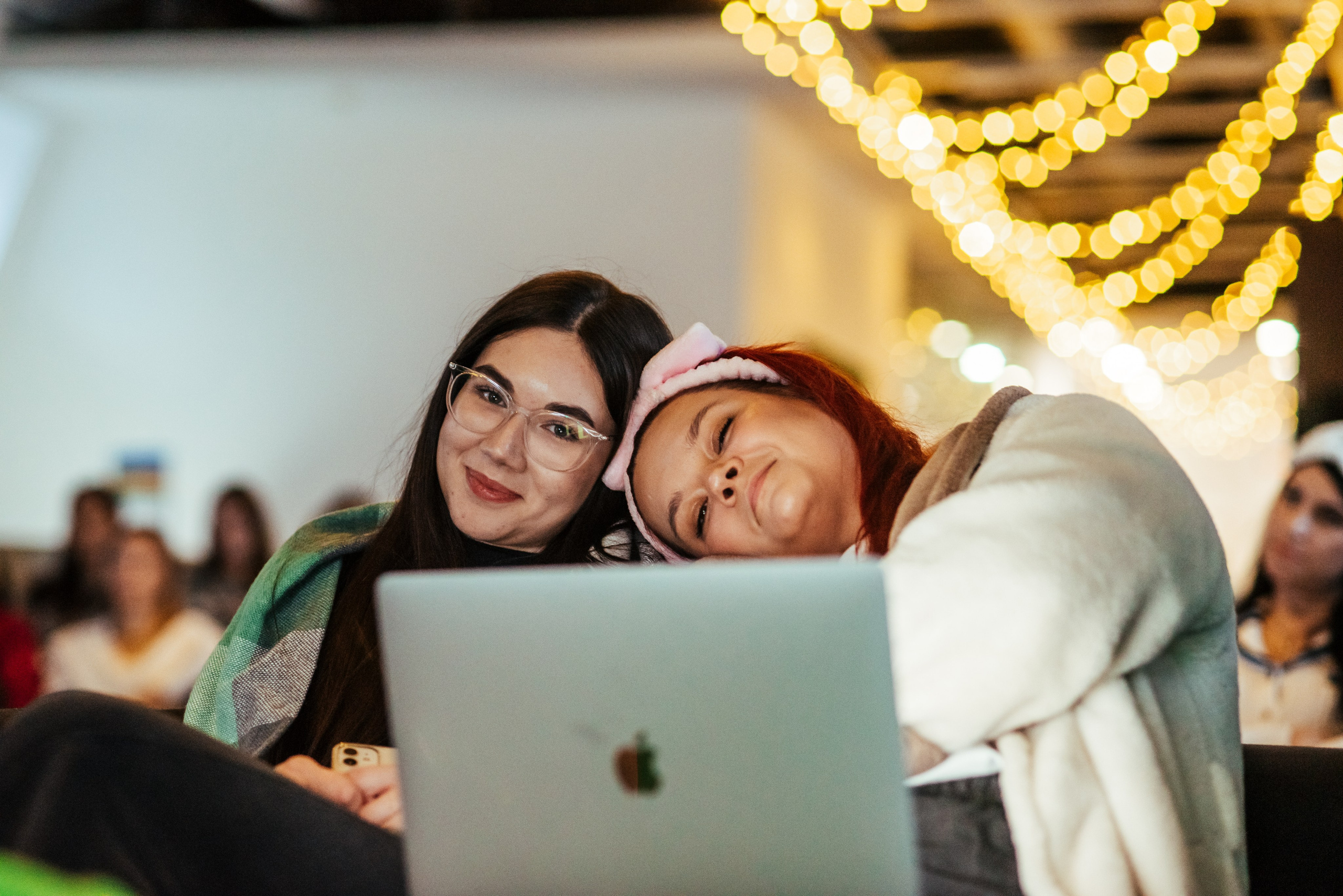 Фотосъёмка корпоратива в офисе в Санкт-Петербурге. Анастасия Петрович фотограф, фотокорреспондент в Москве и Санкт-Петербурге. Фотосъёмка репортажа, мероприятия, корпоративная съёмка, контент