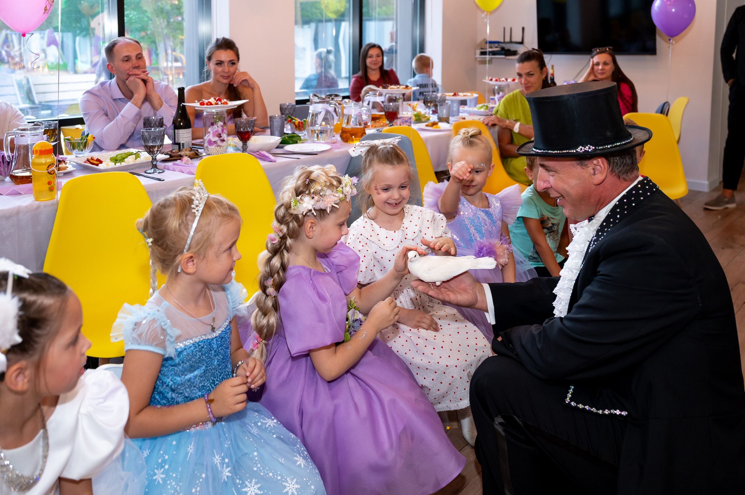 ДР в лофте с фокусником