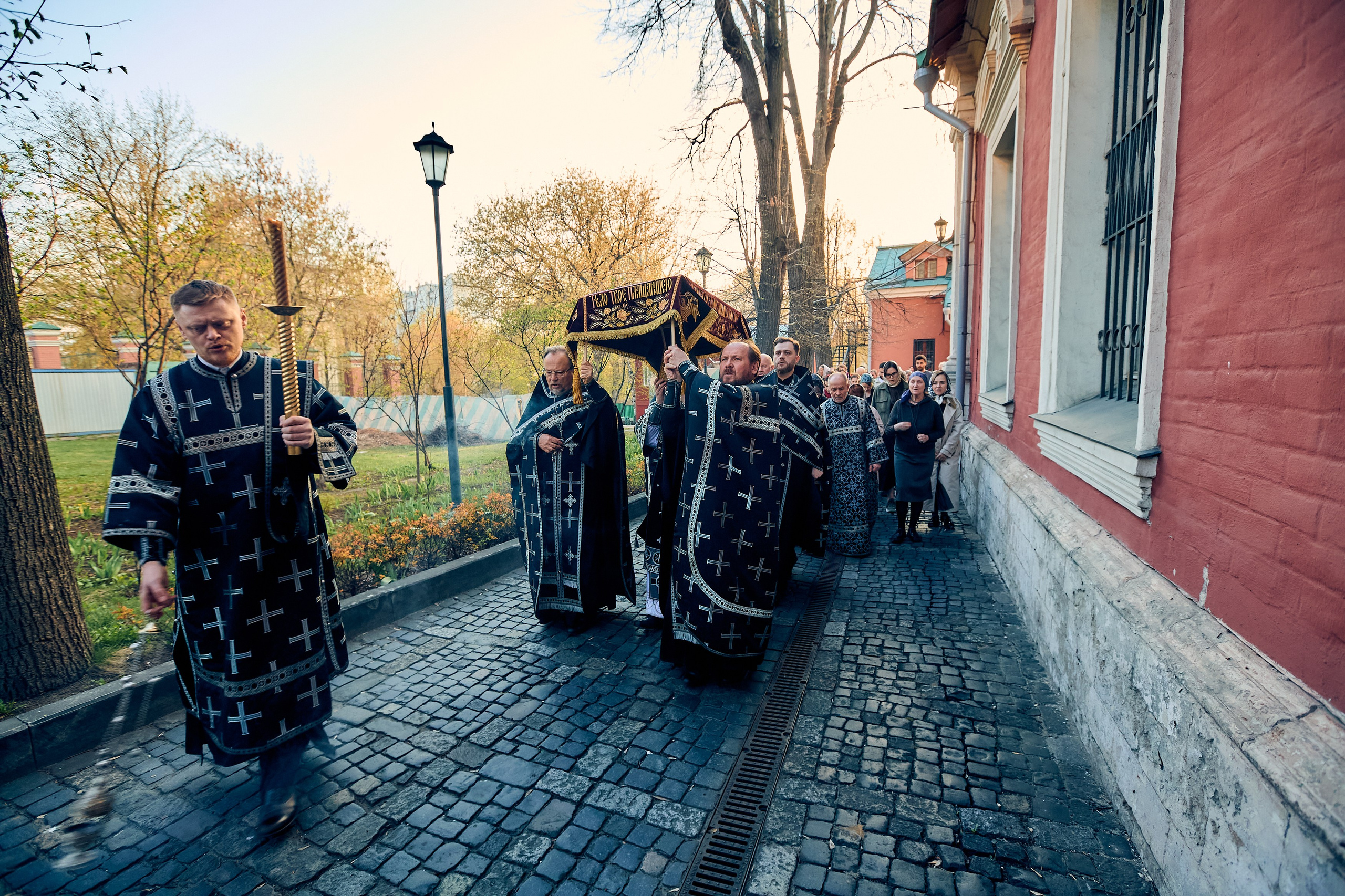 Утреня Погребение Спасителя. DMITRY MOISEENKO — фотограф, художник, топ-стилист