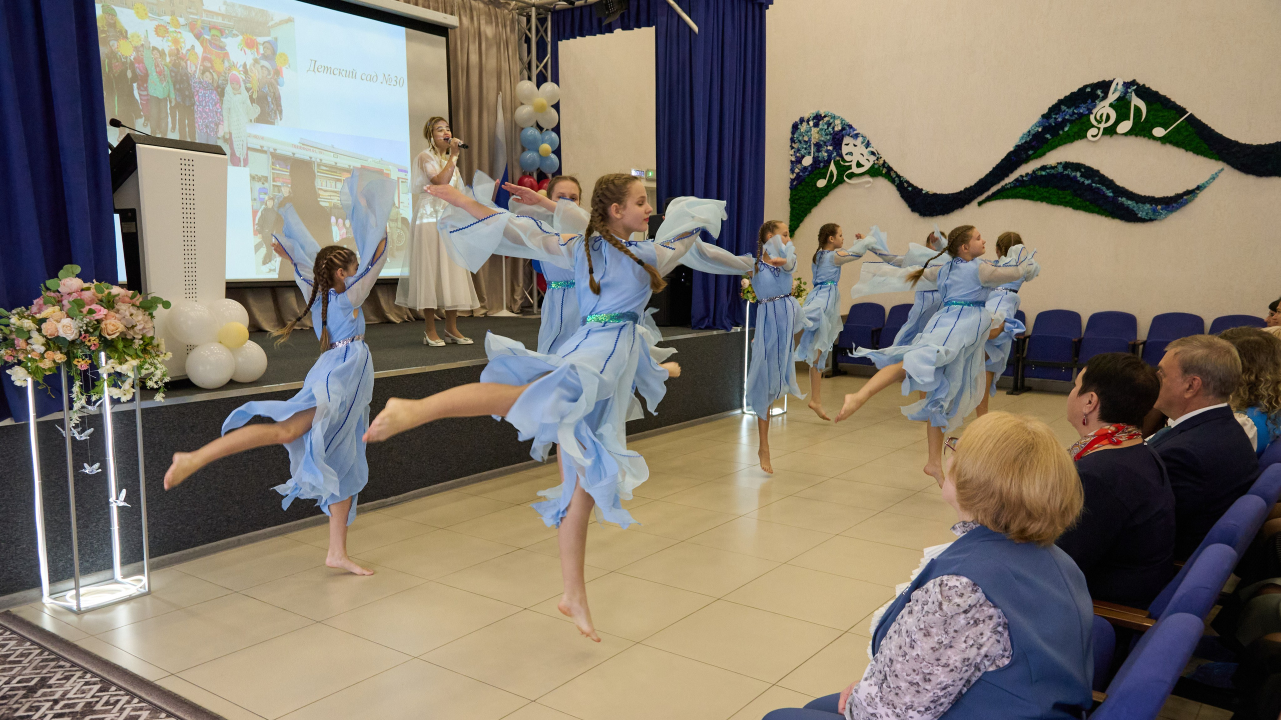 День воспитателя и всех дошкольных работников 2024. [fXph] Фотограф Масликов Илья. Съёмка мероприятий в Ленинске-Кузнецком