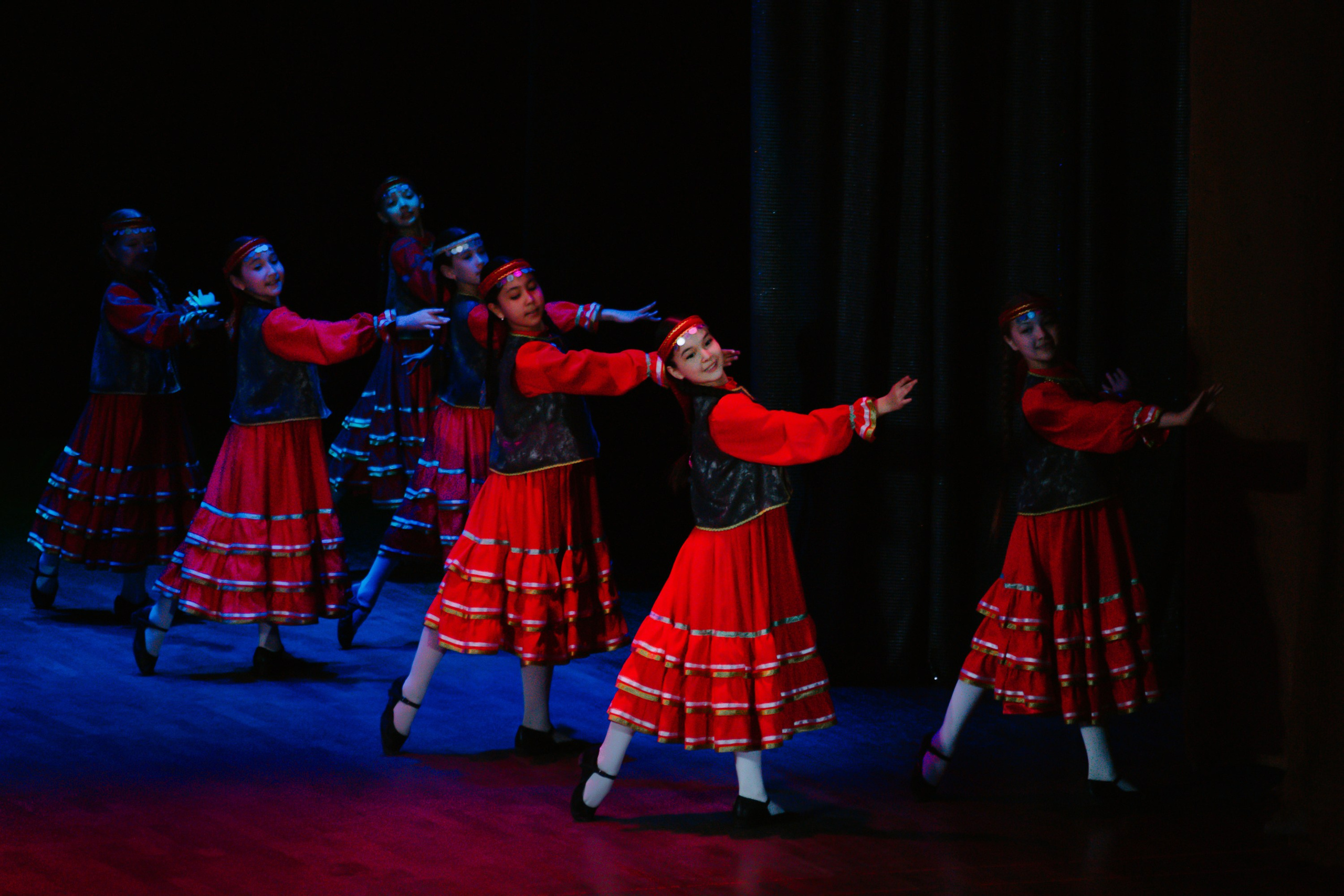 «Уральский сувенир». Концерт танцевальной студии. Фотограф в Челябинске Ополихина Анна