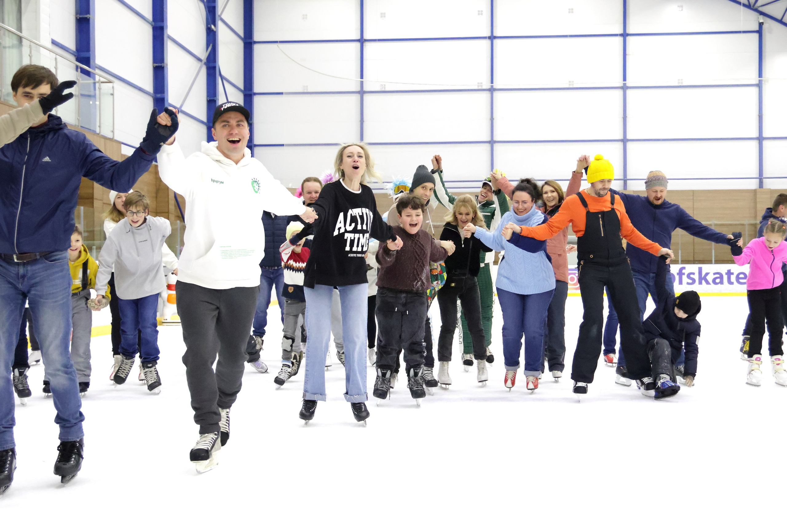 Корпоративное мероприятие на катке. Спортивный и репортажный фотограф Ермакова Светлана
