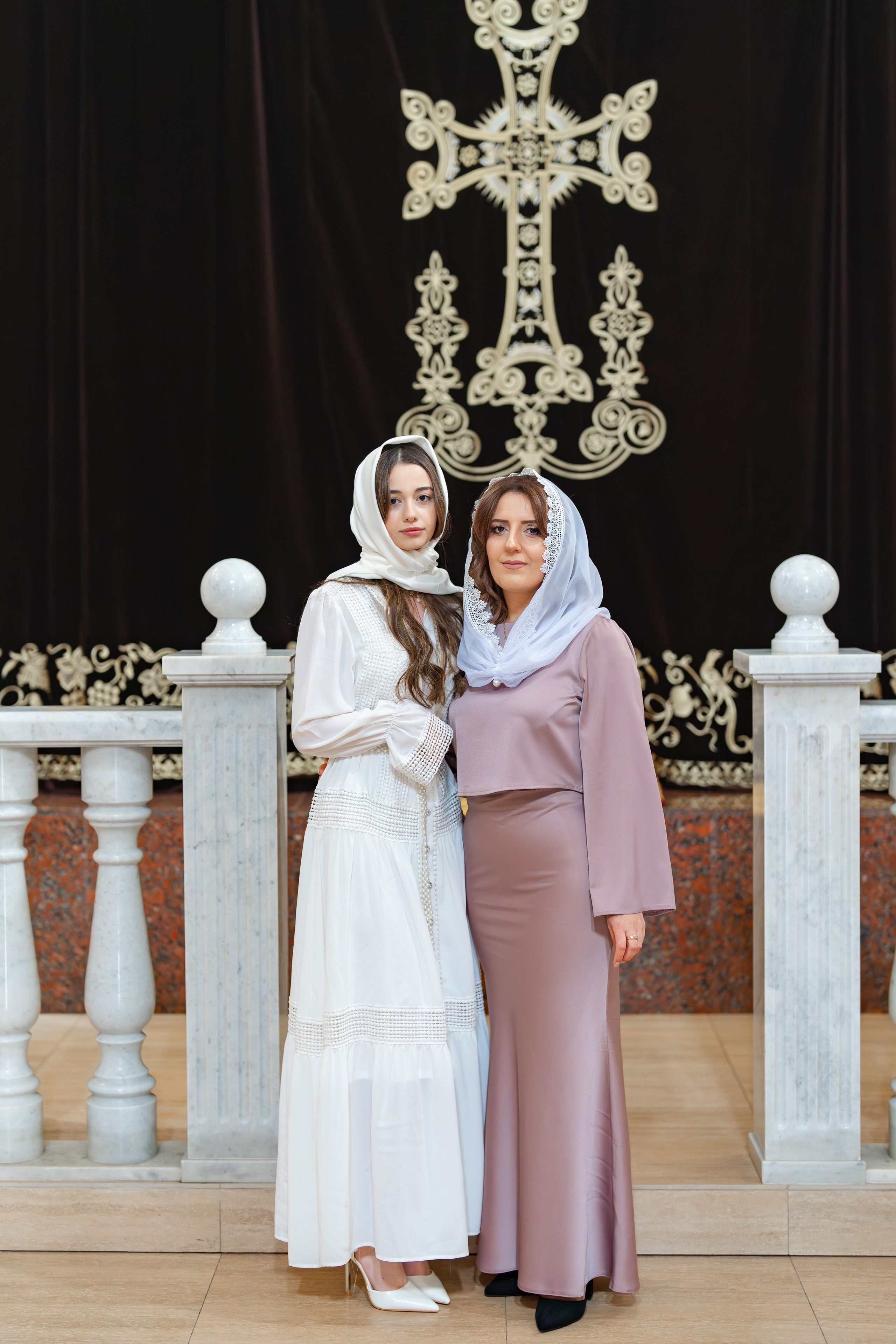 Крещение  ребёнка в храме. Фотограф видеограф Геннадий Янбаев в Сочи, Краснодаре