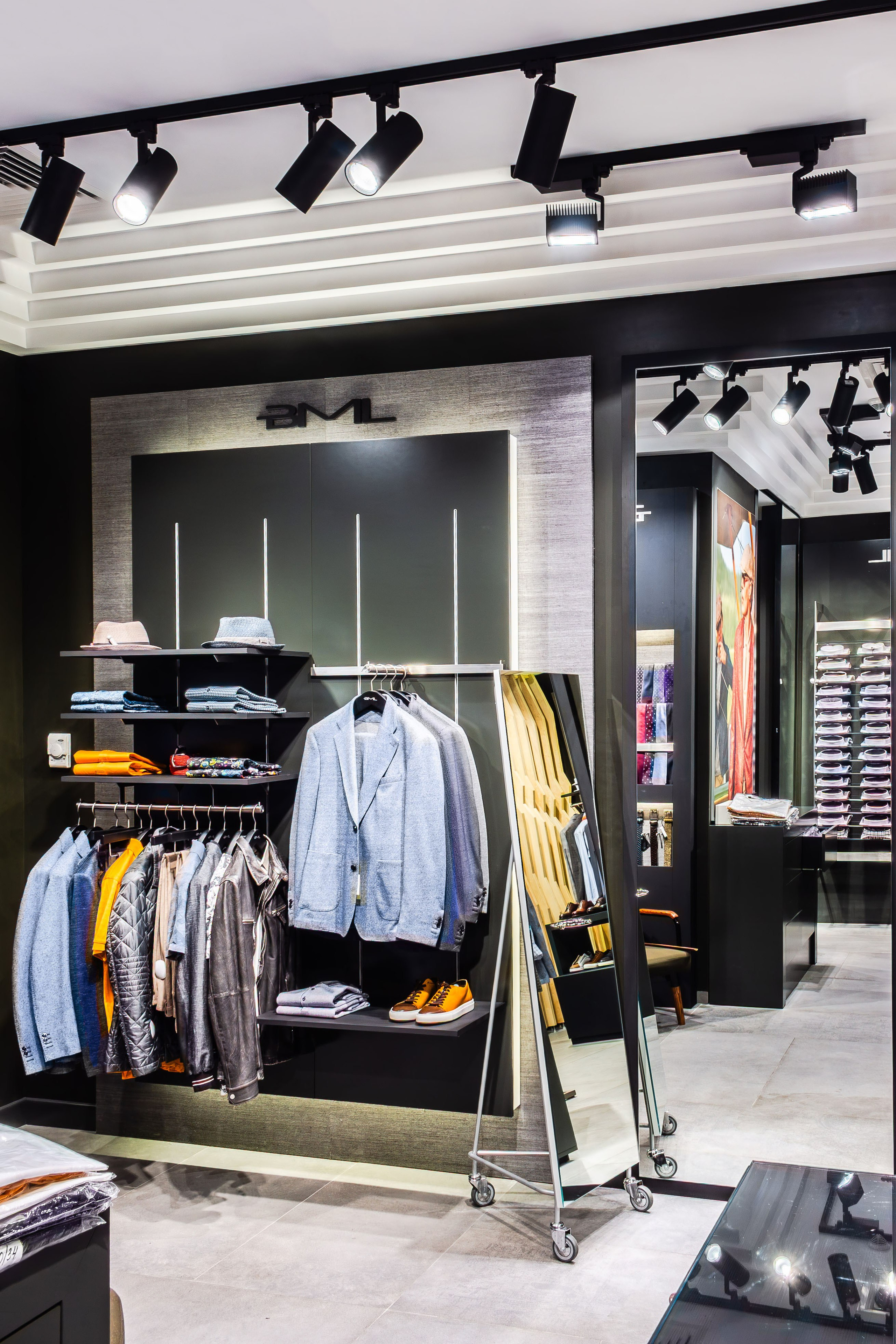 Магазин одежды. Видеограф Добромыслов