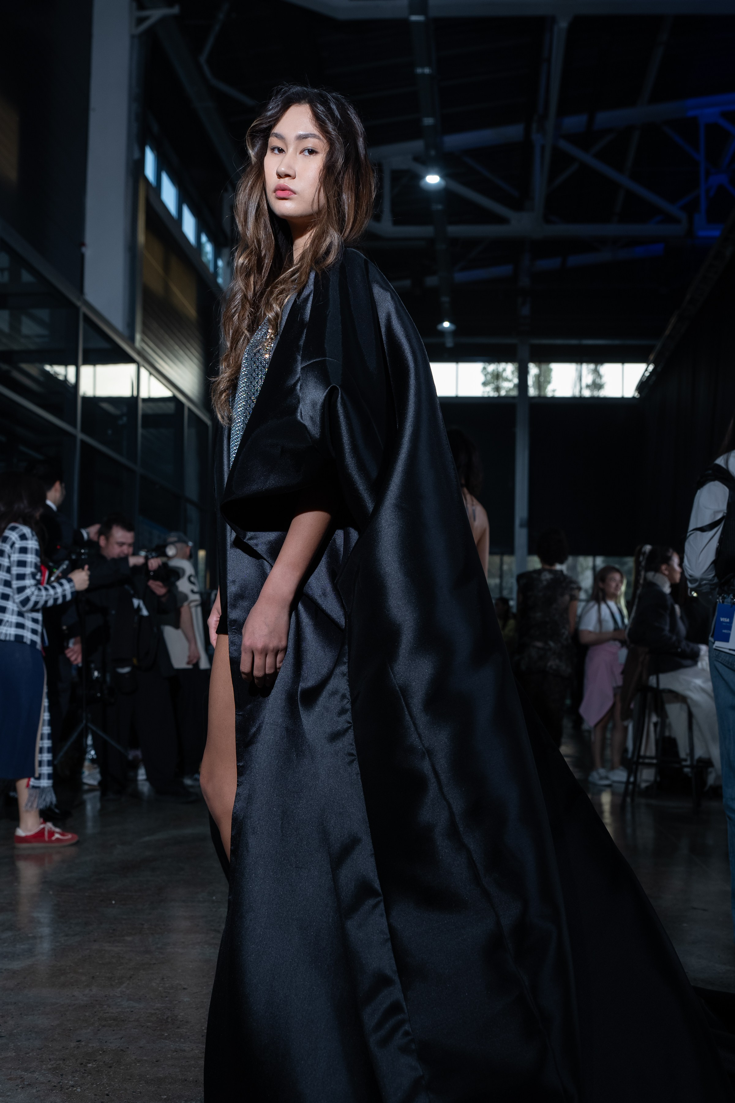 Visa Fashion Week Pre-Fall 2026 April BackStage Day 1. Сайт Алматинского НЮ АРТ, будуар и фэшн фотографа Дениса Карпенко