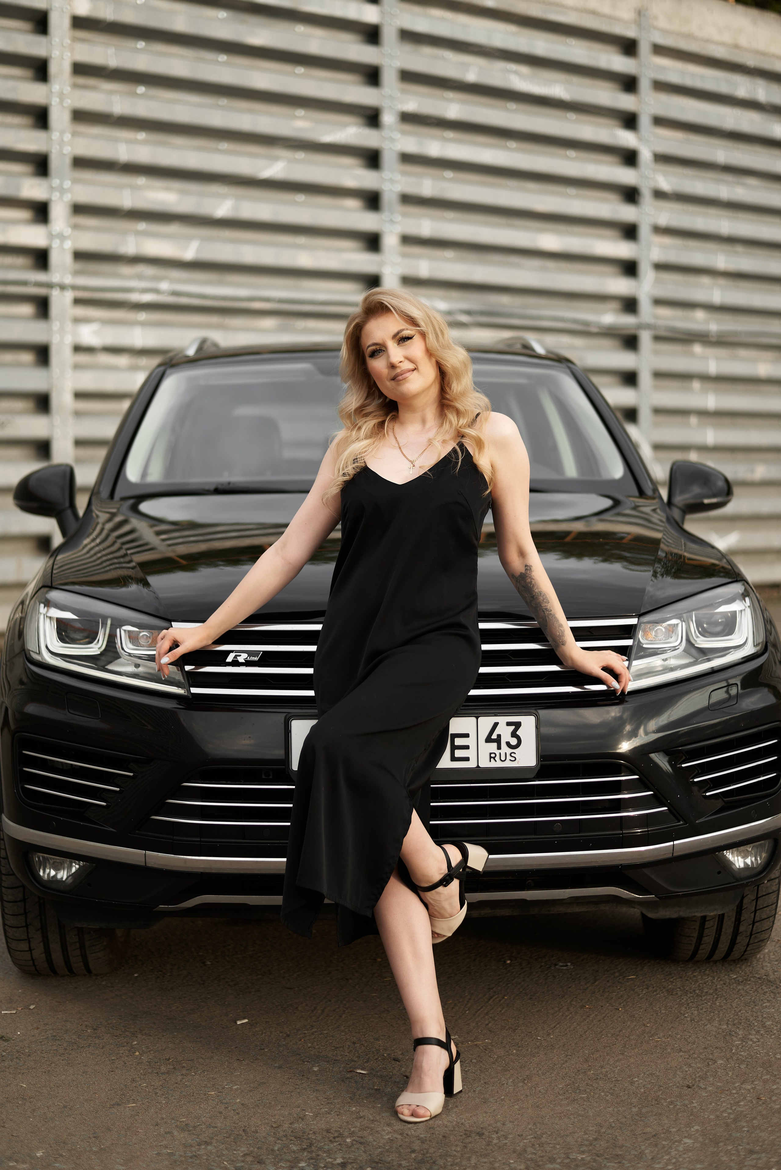 Наталья — Black dress & Black car. Photographer Bangkok — Pattaya | фотограф Бангкок — Паттайа