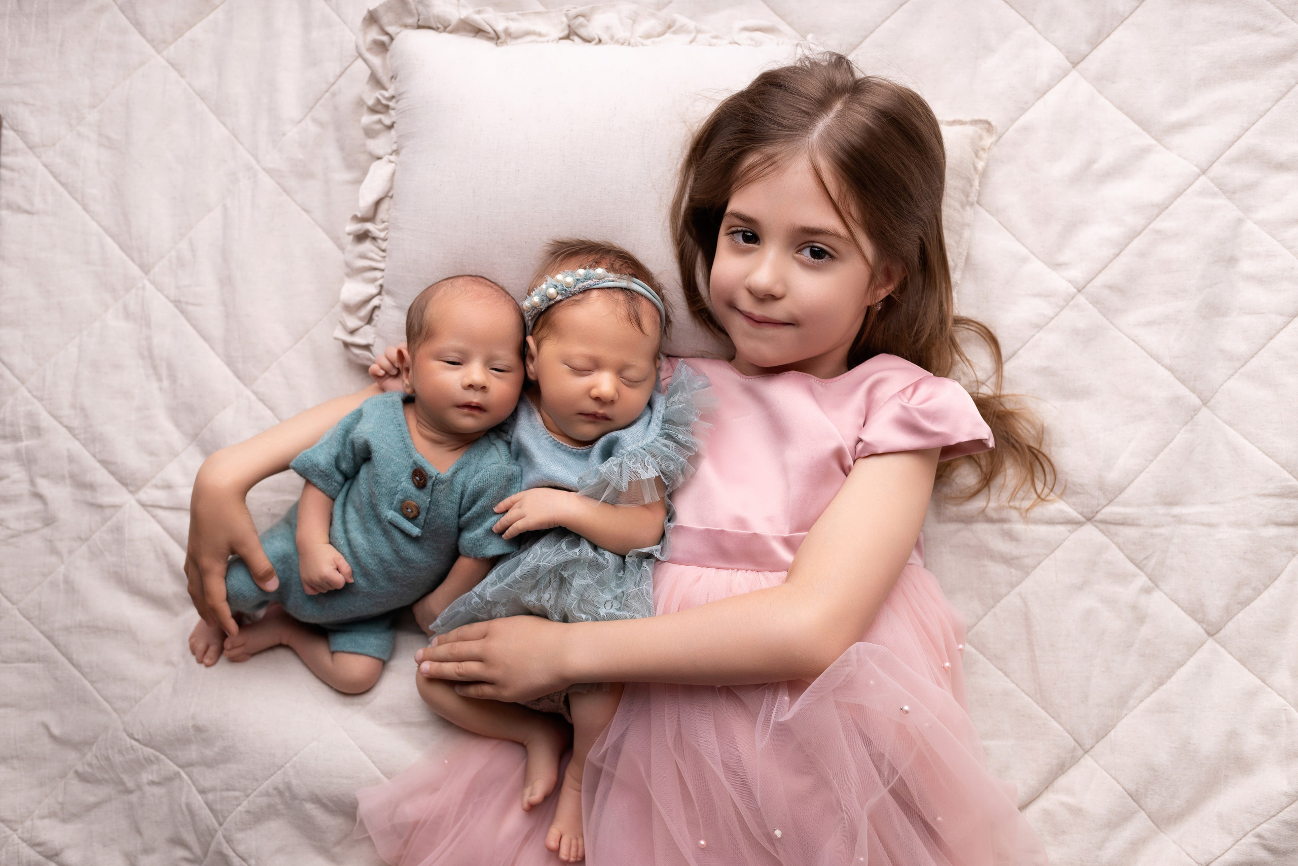 Newborn съемка в стиле Лайф. Фотограф новорожденных малышей в Омске и Омской области Эльвира Камаева