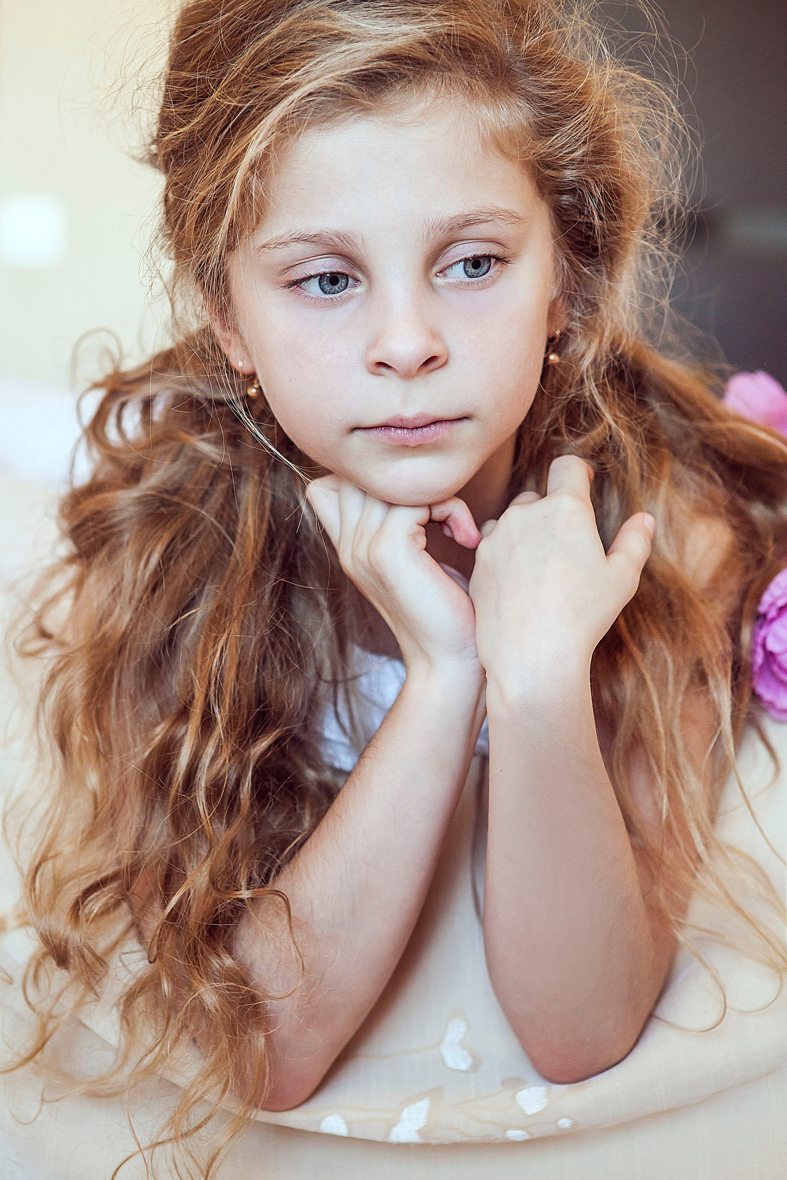 Серии: «сёстры». Мультижанровый фотограф Дарья Strebog