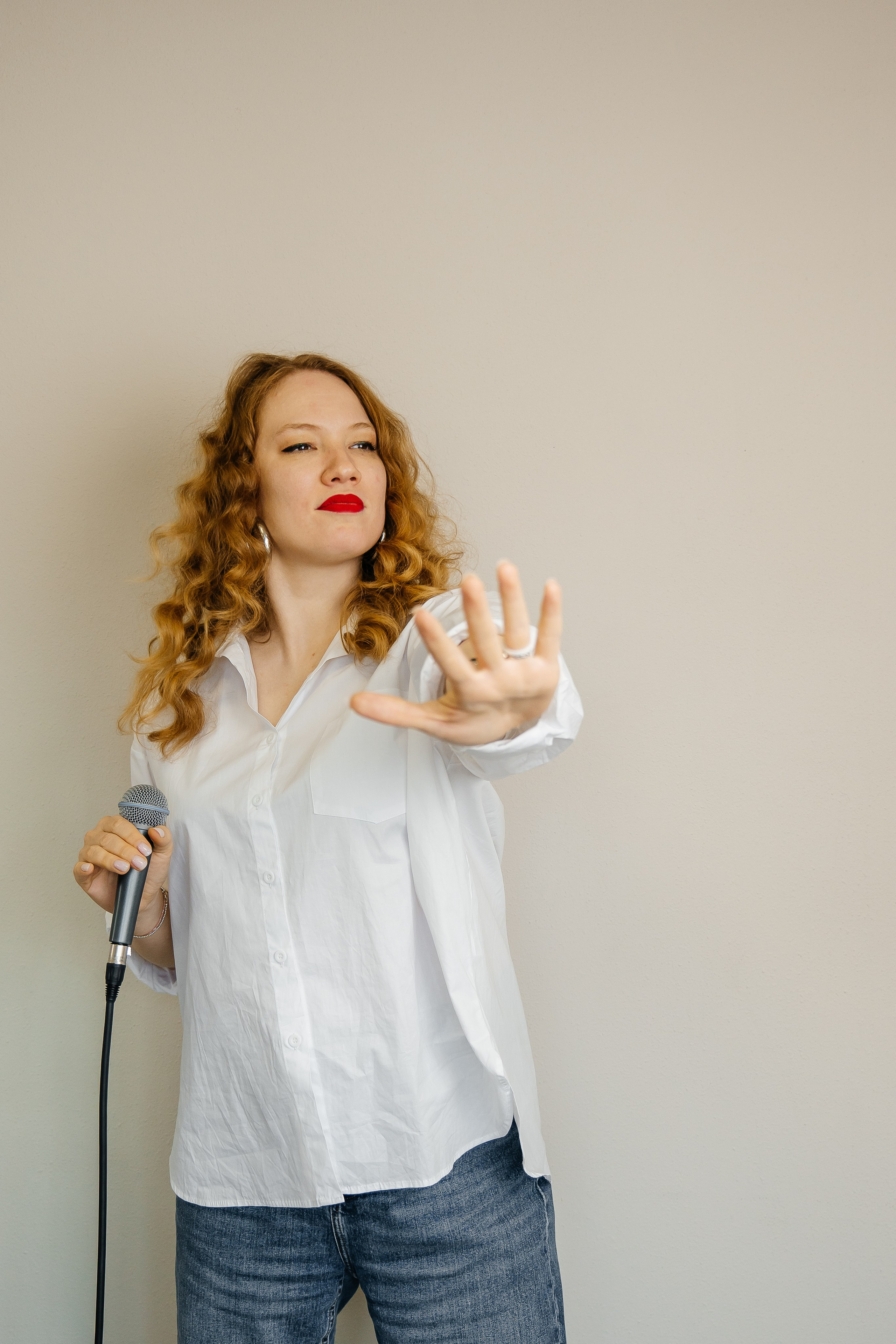 Конент фотографии для вокальной студии. Предметный фотограф в Горячем Ключе Вера Швец