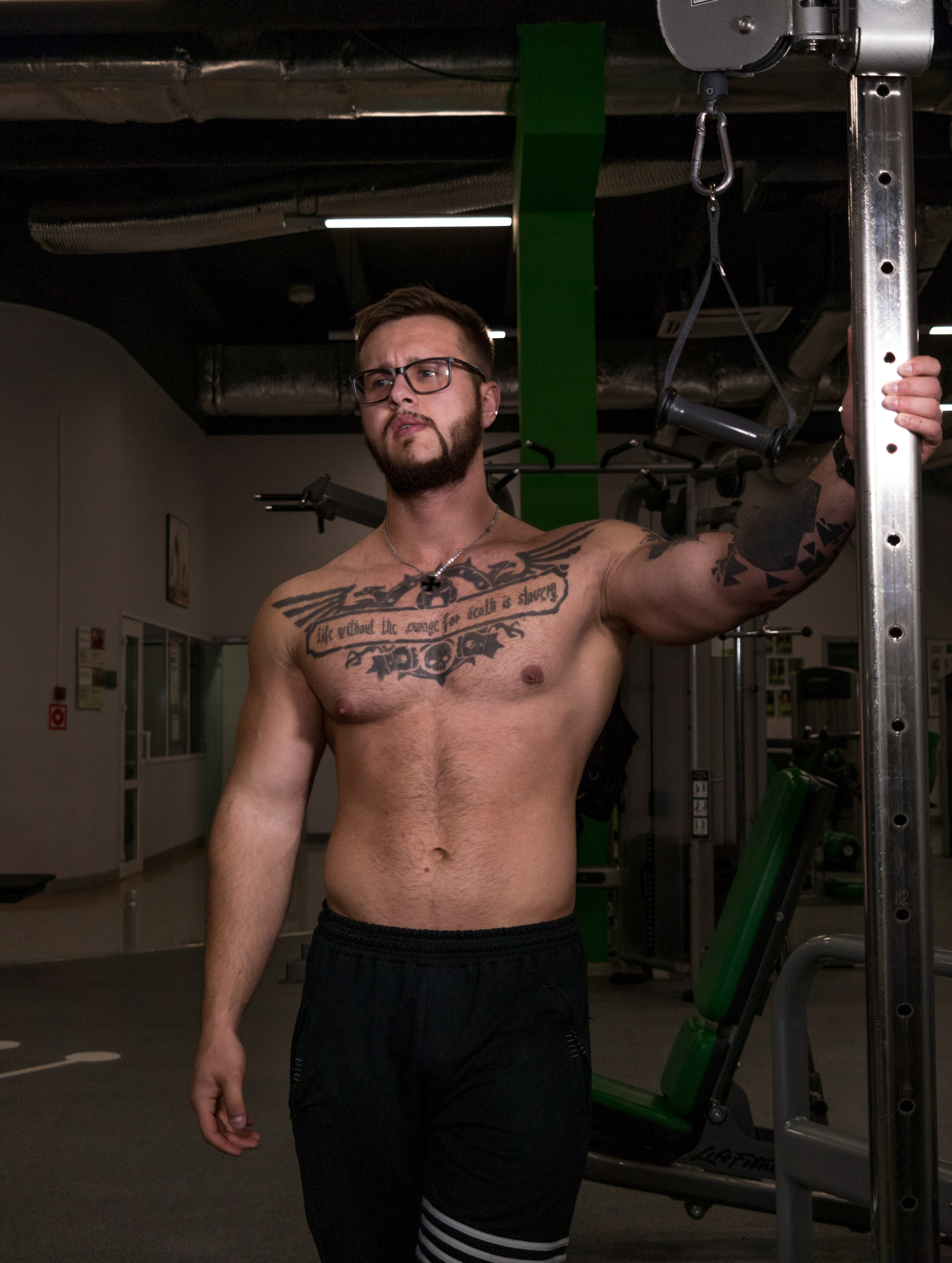 Контент-фотосъемки для экспертов и фитнес тренеров. AI Фотограф Краснодар: мужские и женские фотосессии, стилизация съемки. Нейро-фотосессии онлайн