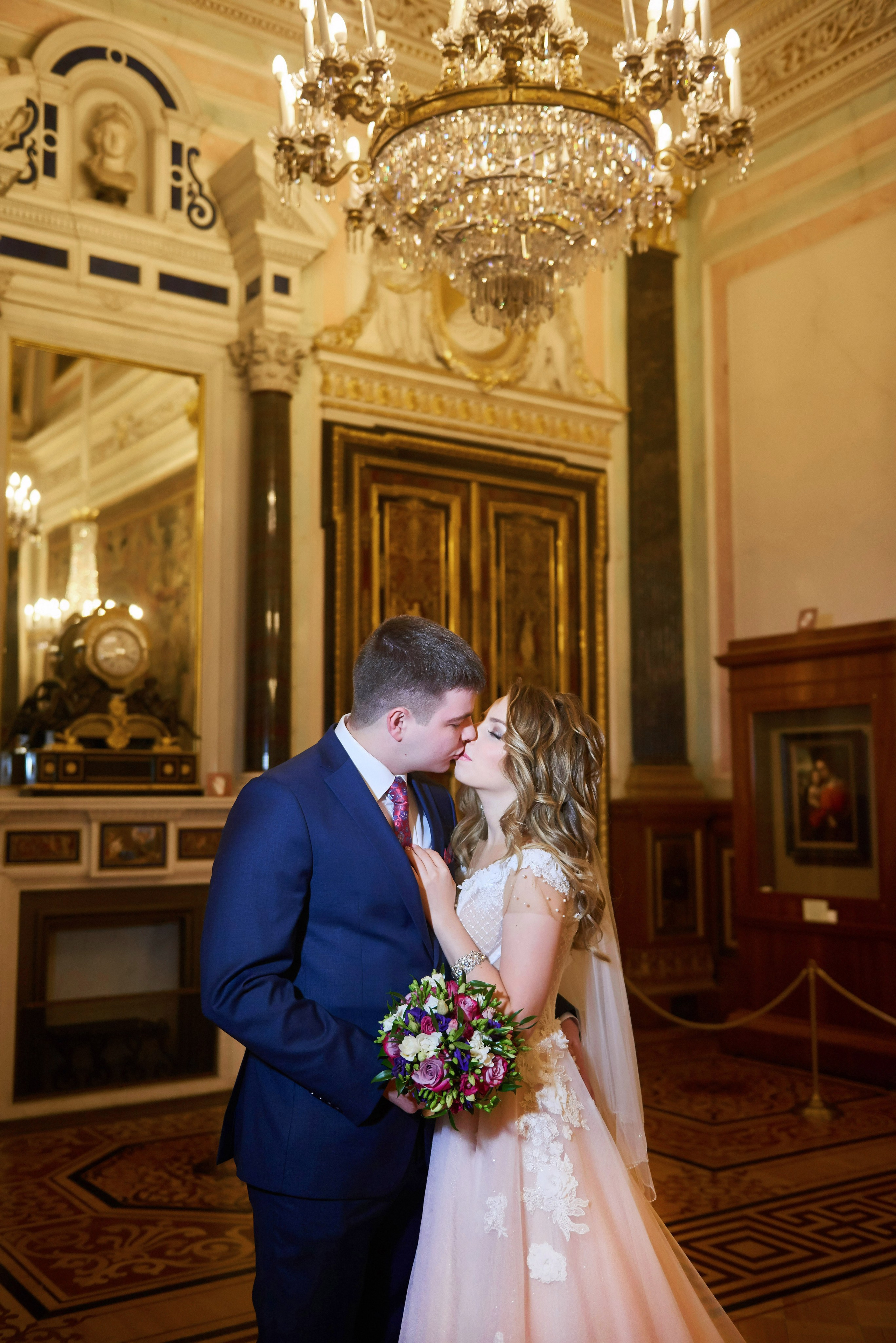 Елена и Иван (зимняя свадебная прогулка у Михайловского замка и фотосессия в Эрмитаже). Портретный, семейный и свадебный фотограф в Санкт-Петербурге и в Пушкине Ширяев Денис