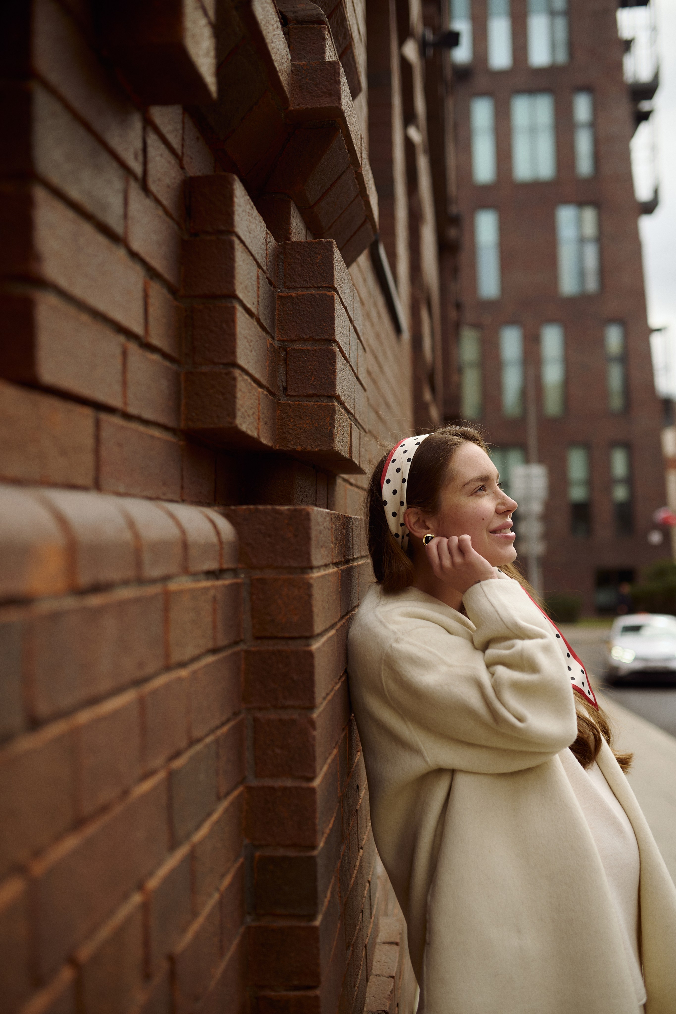 Оля на прогулке по городу. Семейный и свадебный lifestyle-фотограф в Москве Мария Петрова