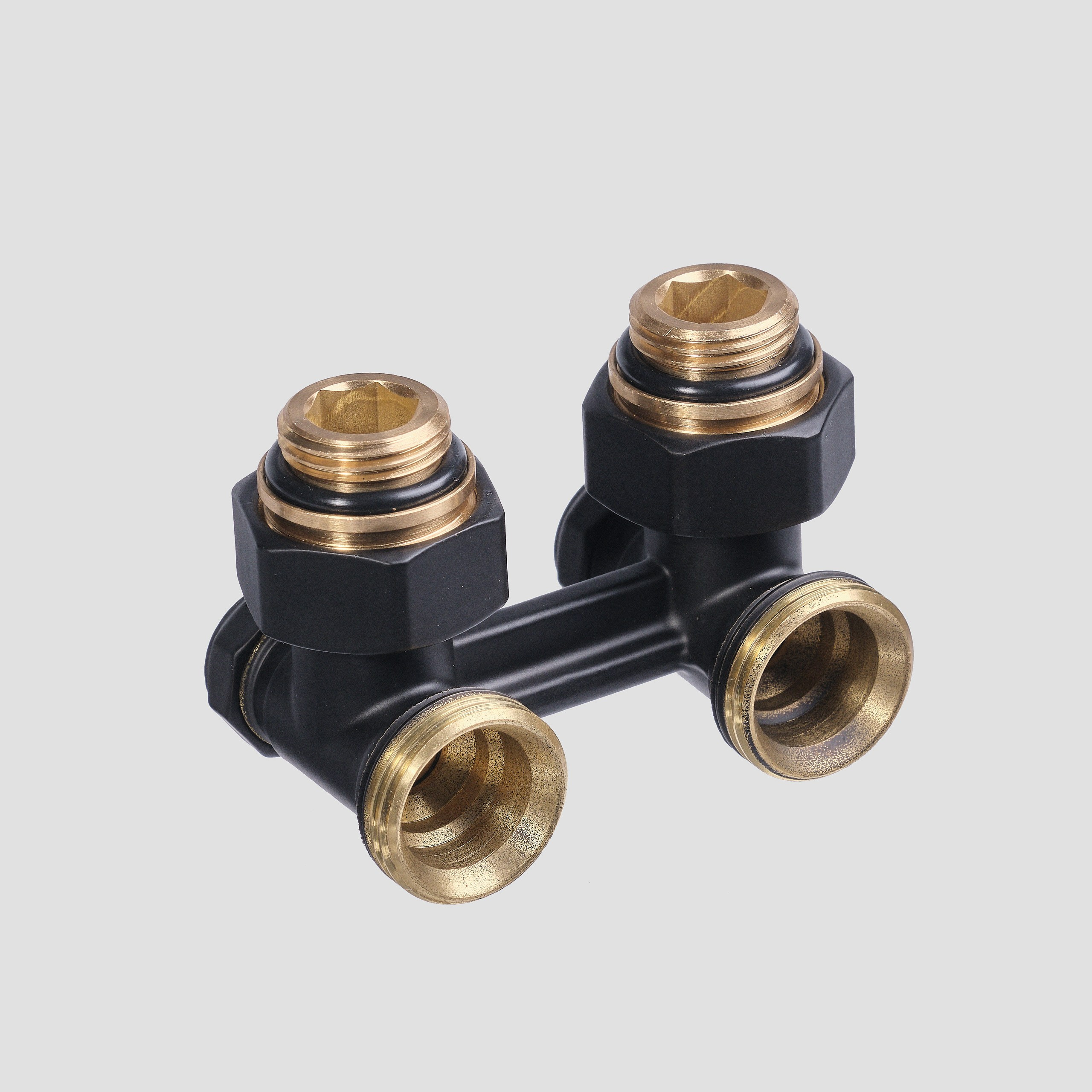 Предметные фотографии регуляторов и нагревателей для отопительных приборов