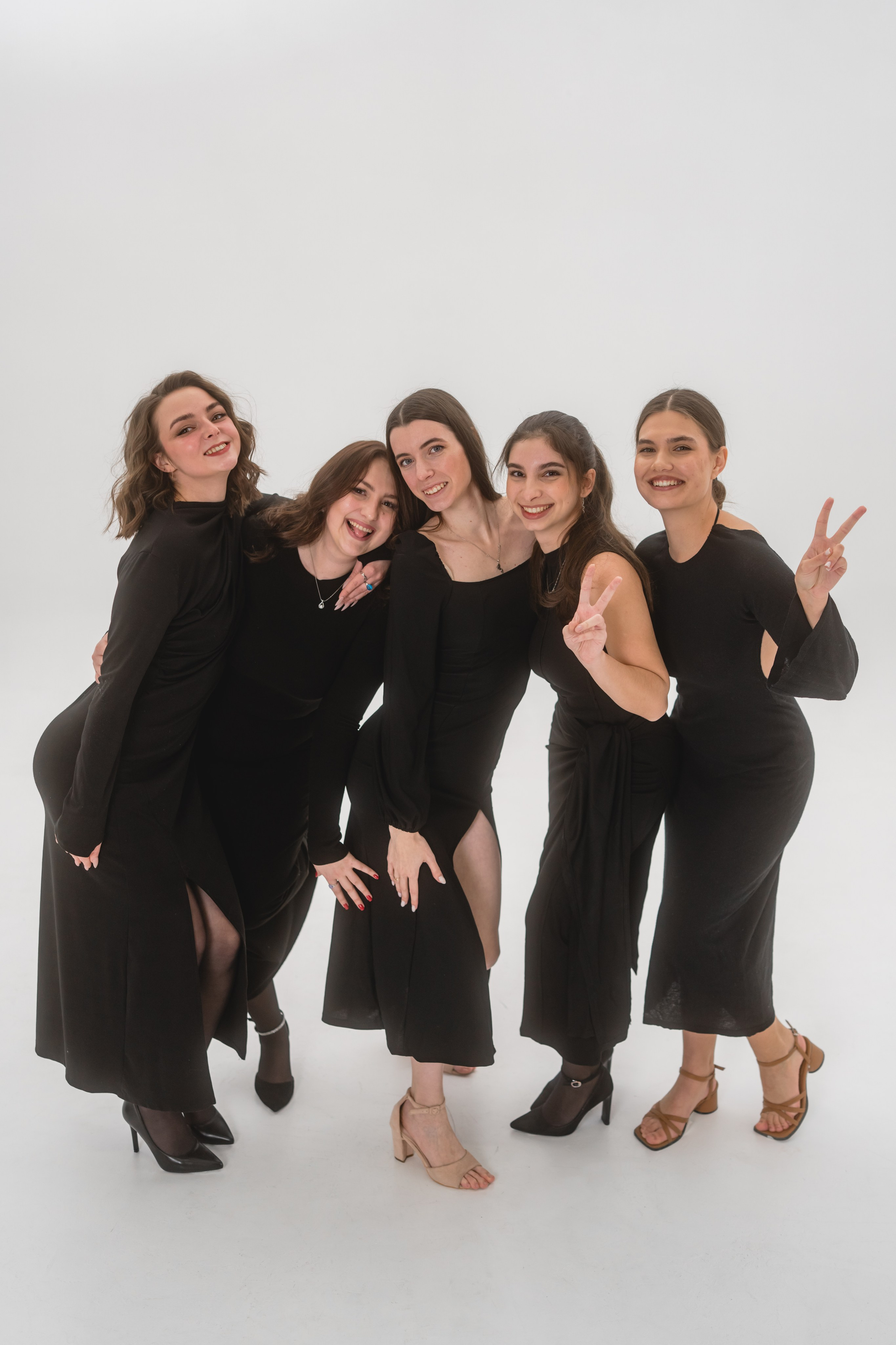 Студийная групповая фотосессия. Свадебный и индивидуальный фотограф Аля Мамакова