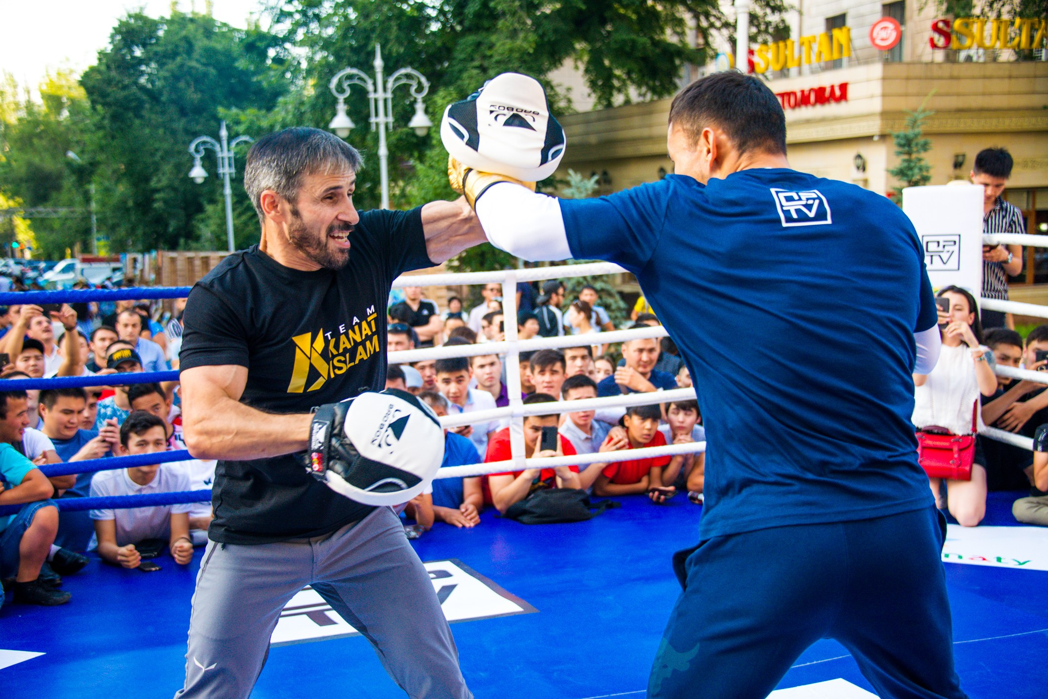 Бокс. Фотосъёмка. Фотограф Сергей Авдеев-семейный и детский фотограф в Алматы
