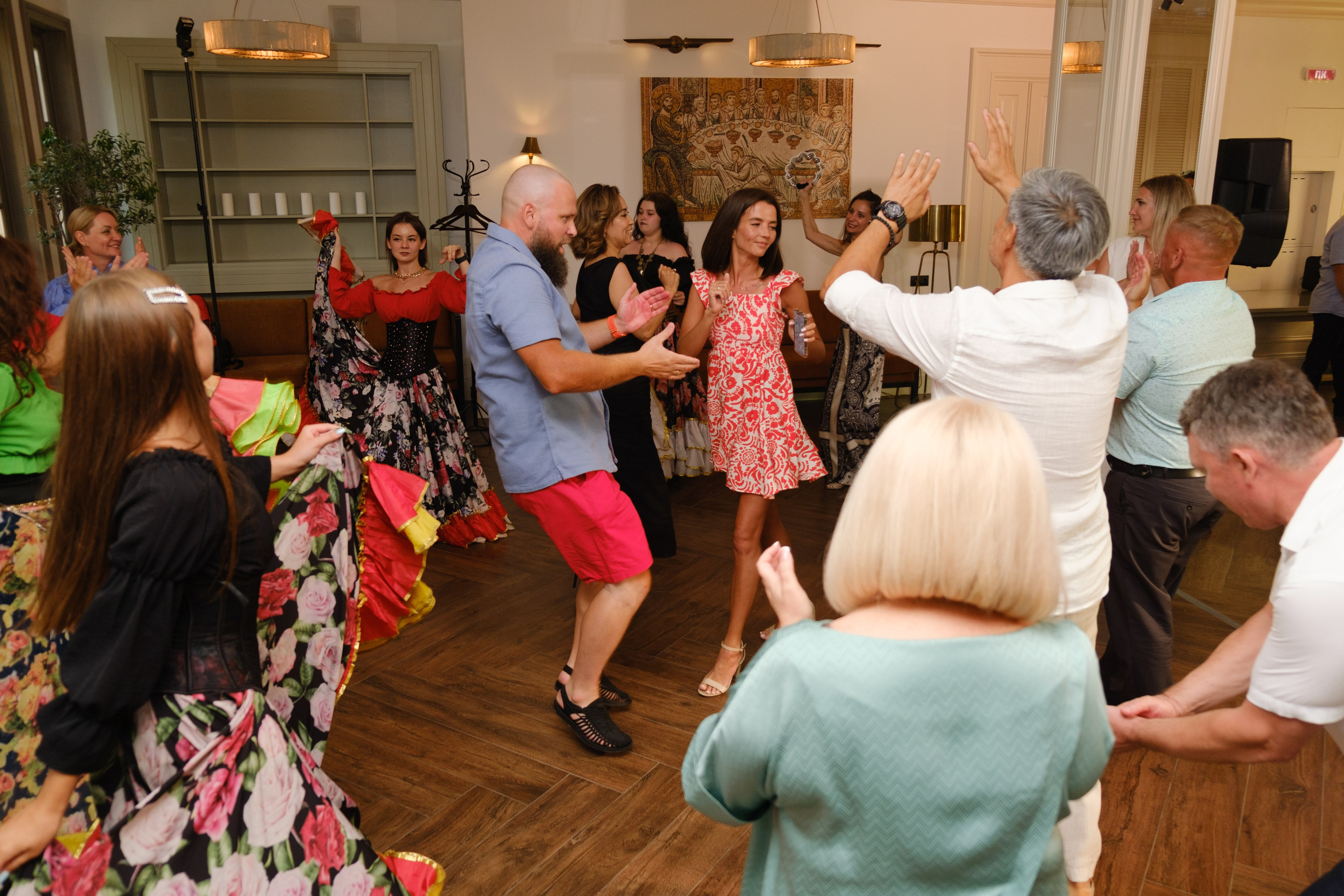 Фотограф на юбилей в Крыму | Съемка дня рождения | Илья Желдак. Профессиональная фотосъемка в Крыму. Натуральные эмоции и живые кадры. Забронируйте дату прямо сейчас!