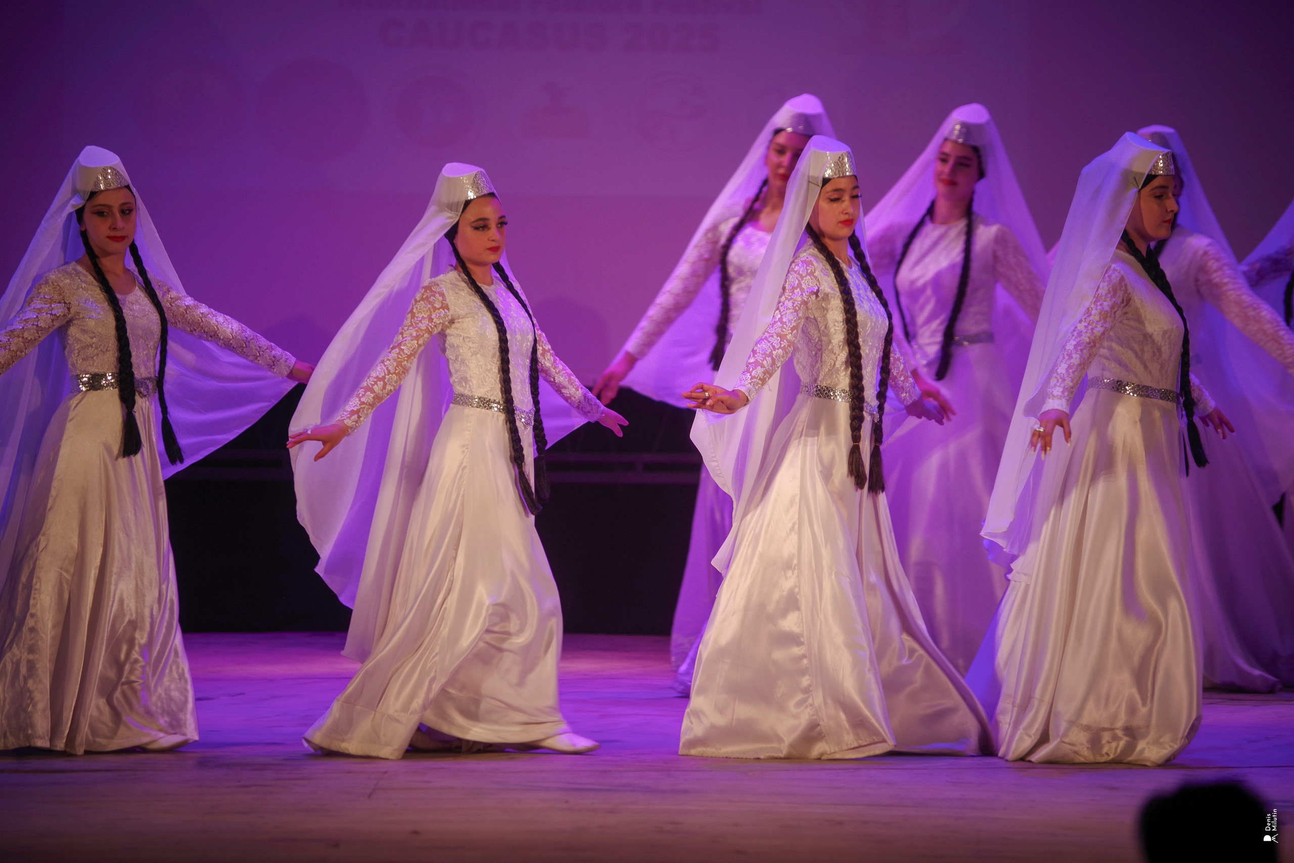 Танцы в прекрасном Они. Портретный фотограф Денис Милютин