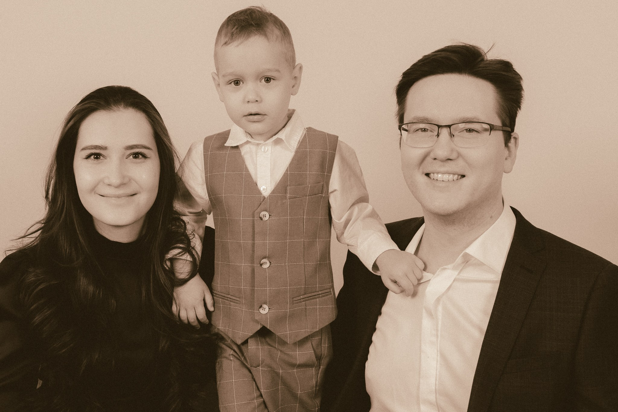 Лева и его родители 🦁. Репортажный и семейный фотограф в Москве