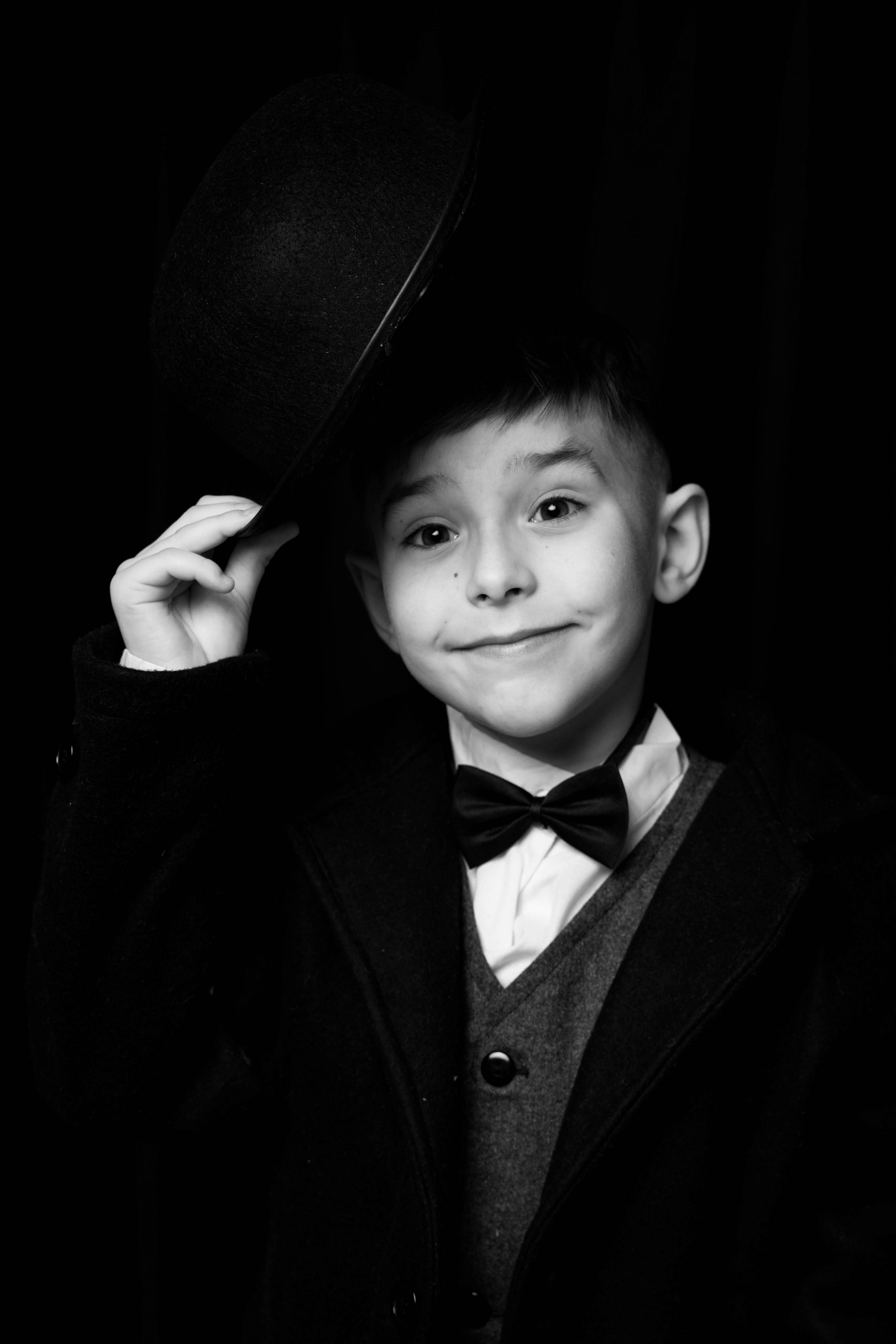 Артем в образе Ч. Чаплина. Студия детской фотографии
