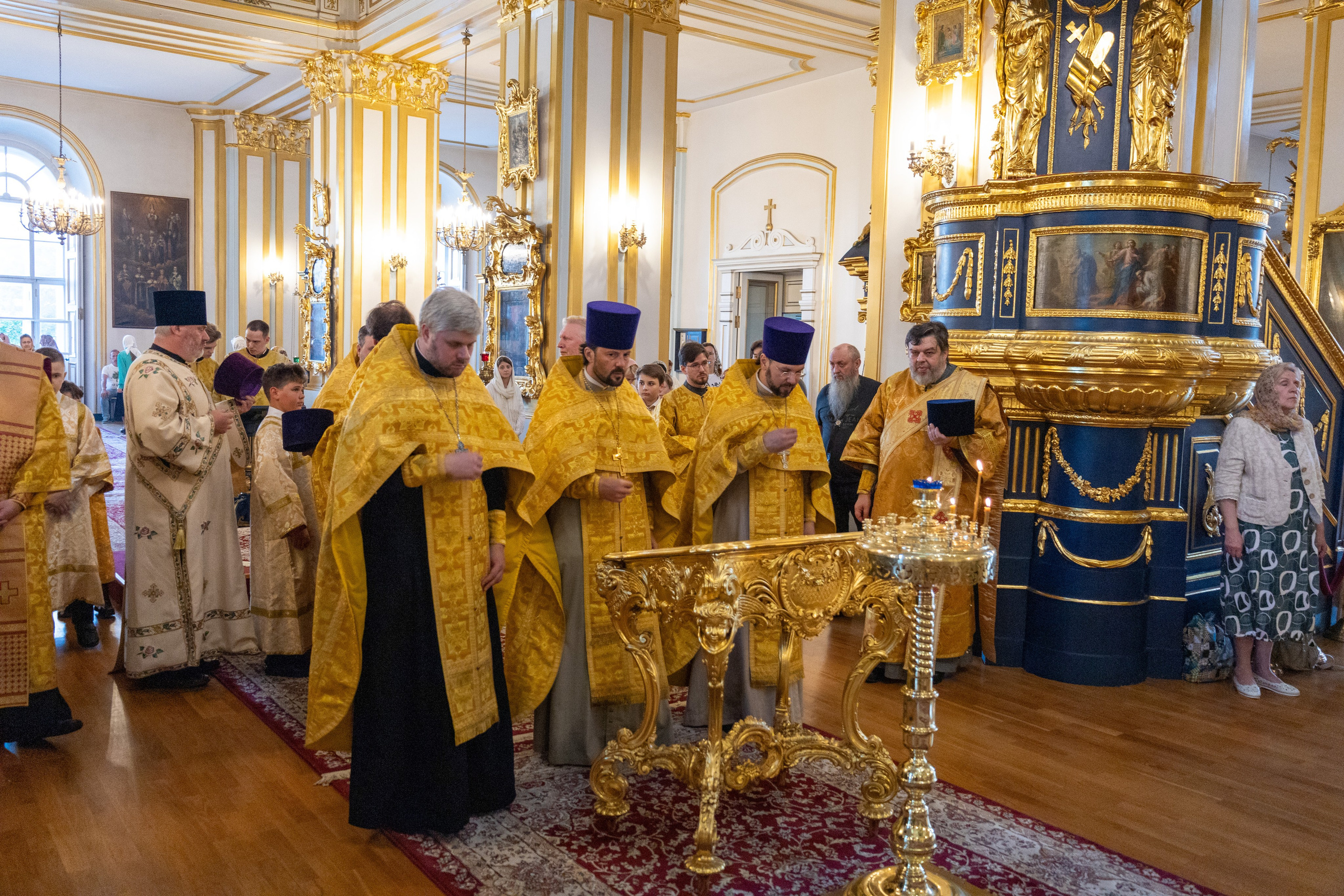 СЛАВНЫХ И ВСЕХВАЛЬНЫХ ПЕРВОВЕРХОВНЫХ АПОСТОЛОВ ПЕТРА И ПАВЛА. НИКОЛО-БОГОЯВЛЕНСКИЙ МОРСКОЙ СОБОР