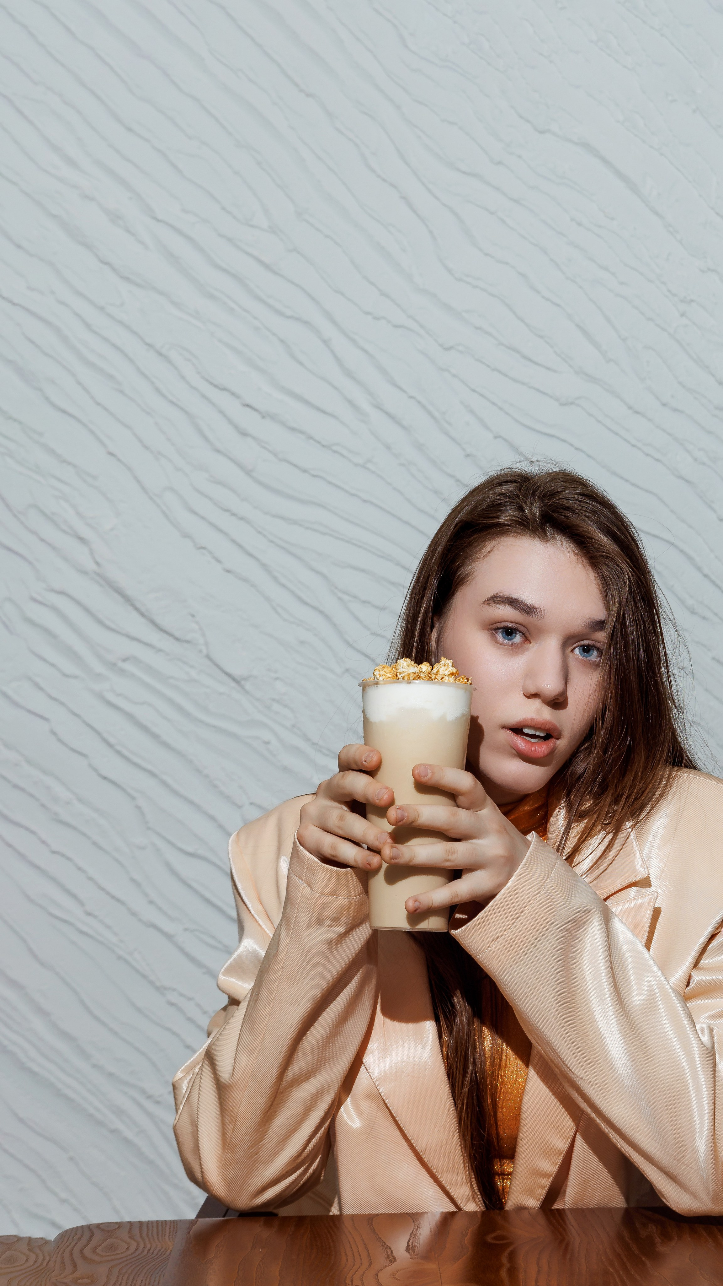 TONY CLOU. Съёмка в кофейне. Фотограф Виталий Хайлов, Екатеринбург