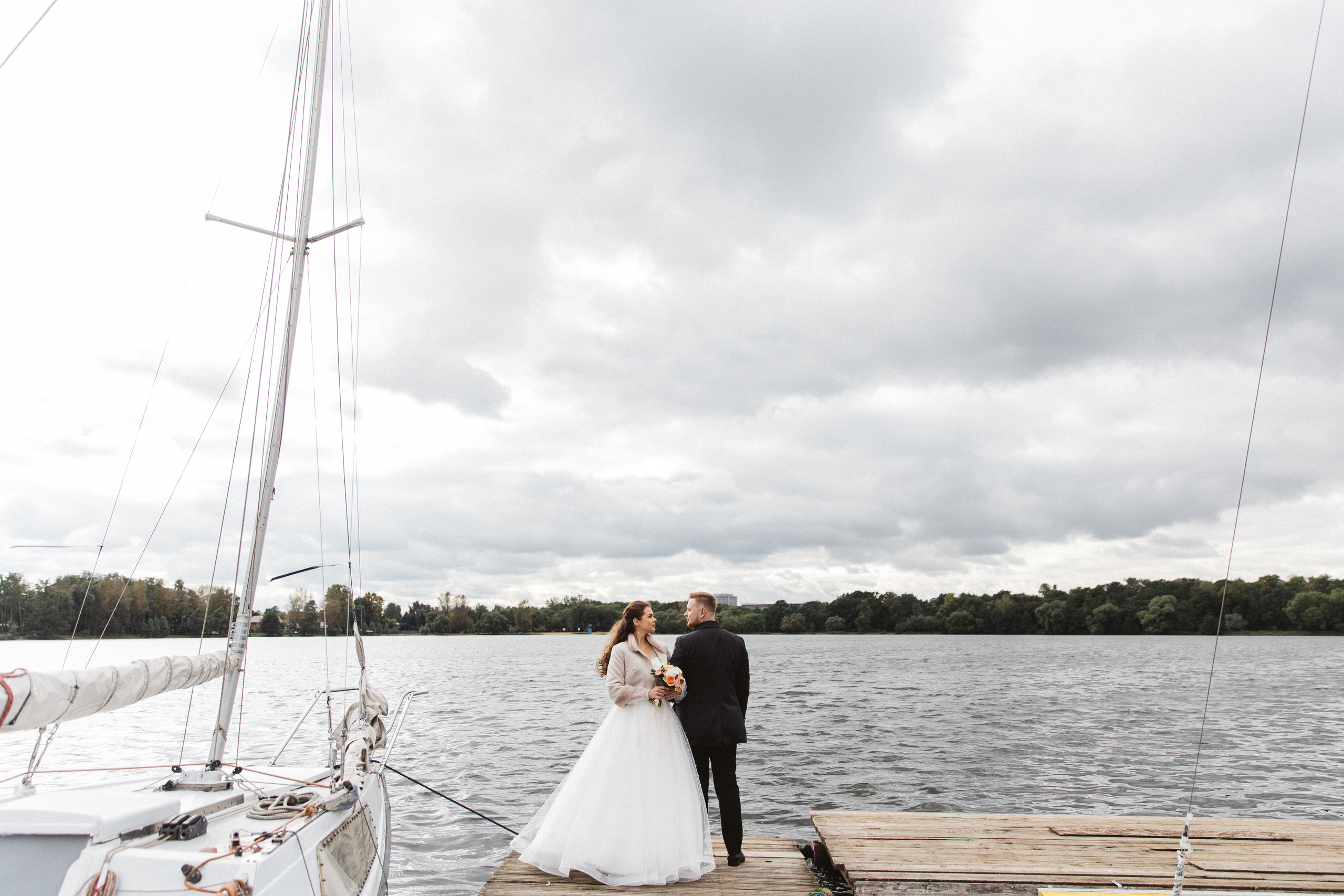 Анонс свадебных фотографий Екатерины и Станислава Зал у Озера. Свадебный фотограф Домодедово Москва Катерина Алехина