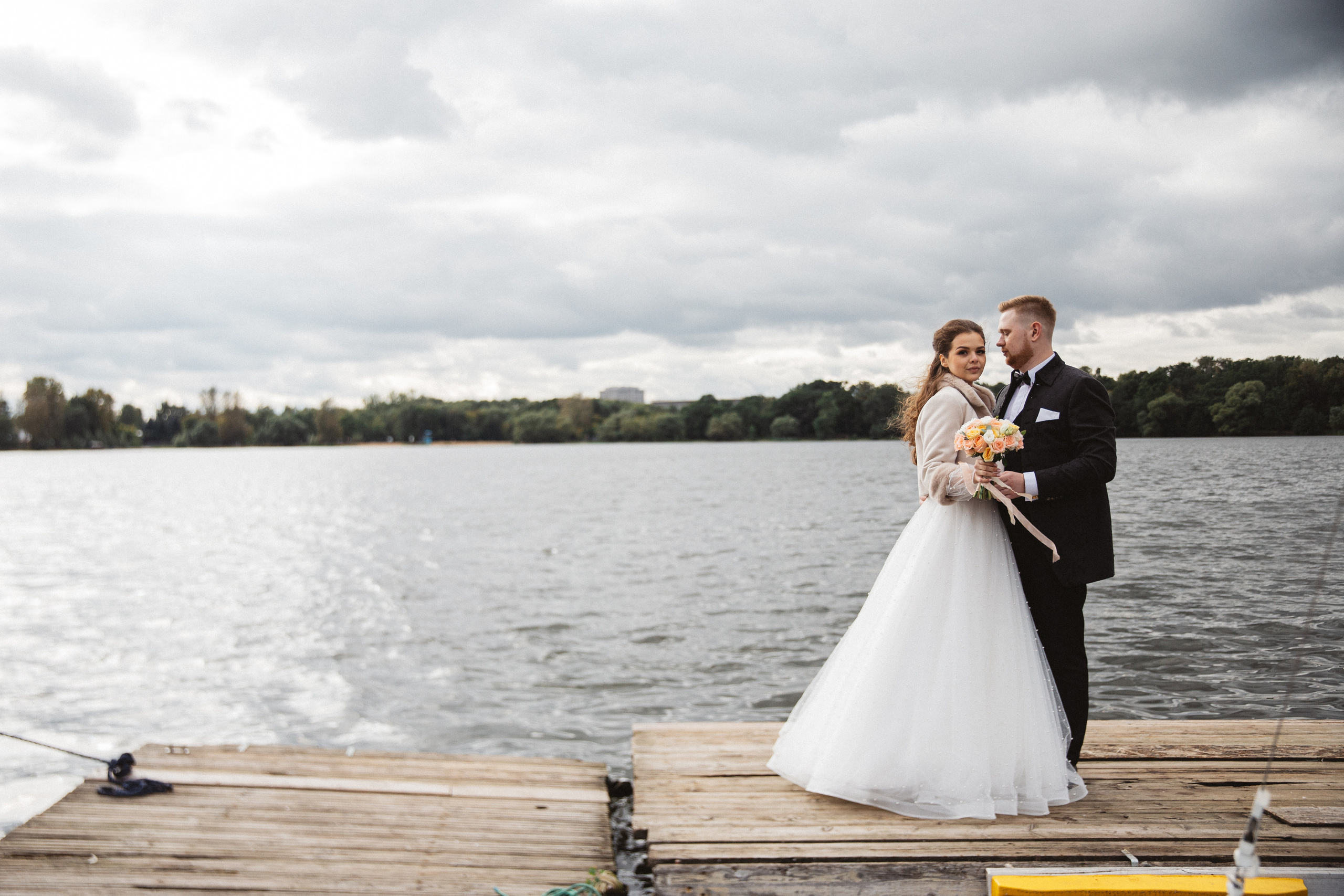 Анонс свадебных фотографий Екатерины и Станислава Зал у Озера. Свадебный фотограф Домодедово Москва Катерина Алехина