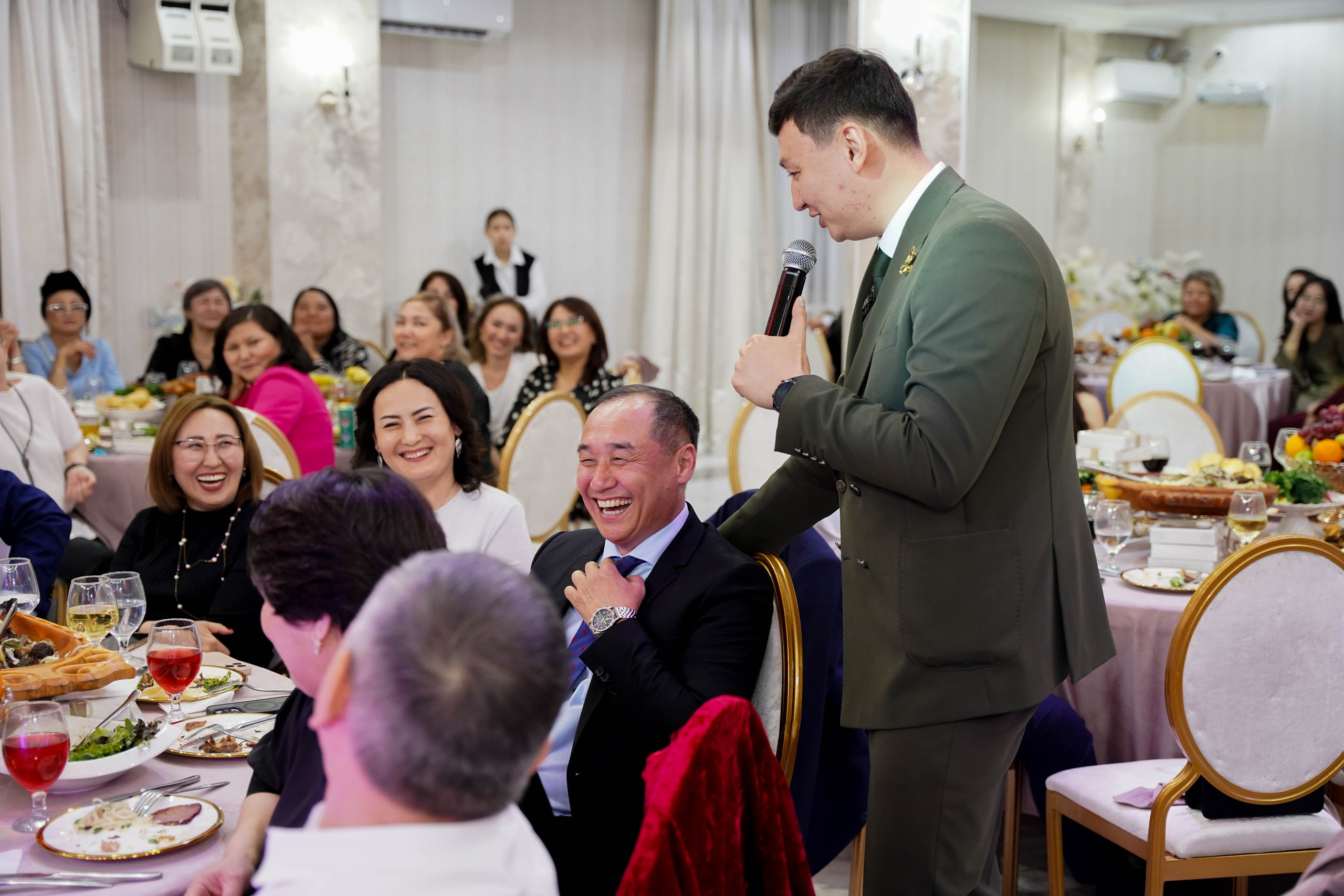 Dana uzatu. Фотограф Ернар Ержанов