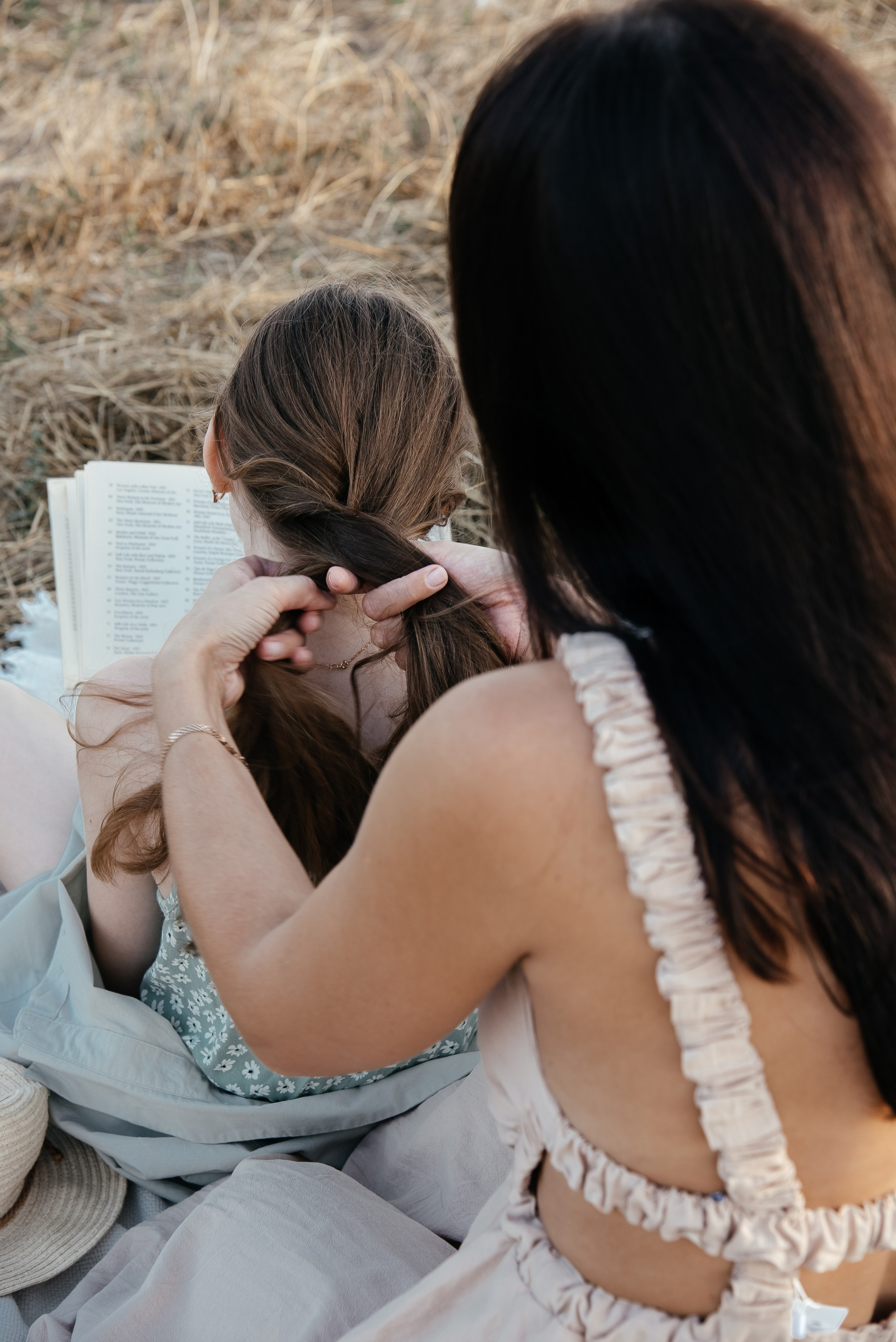 В стогах. Портретный и семейный фотограф в Геленджике Таня Ходова