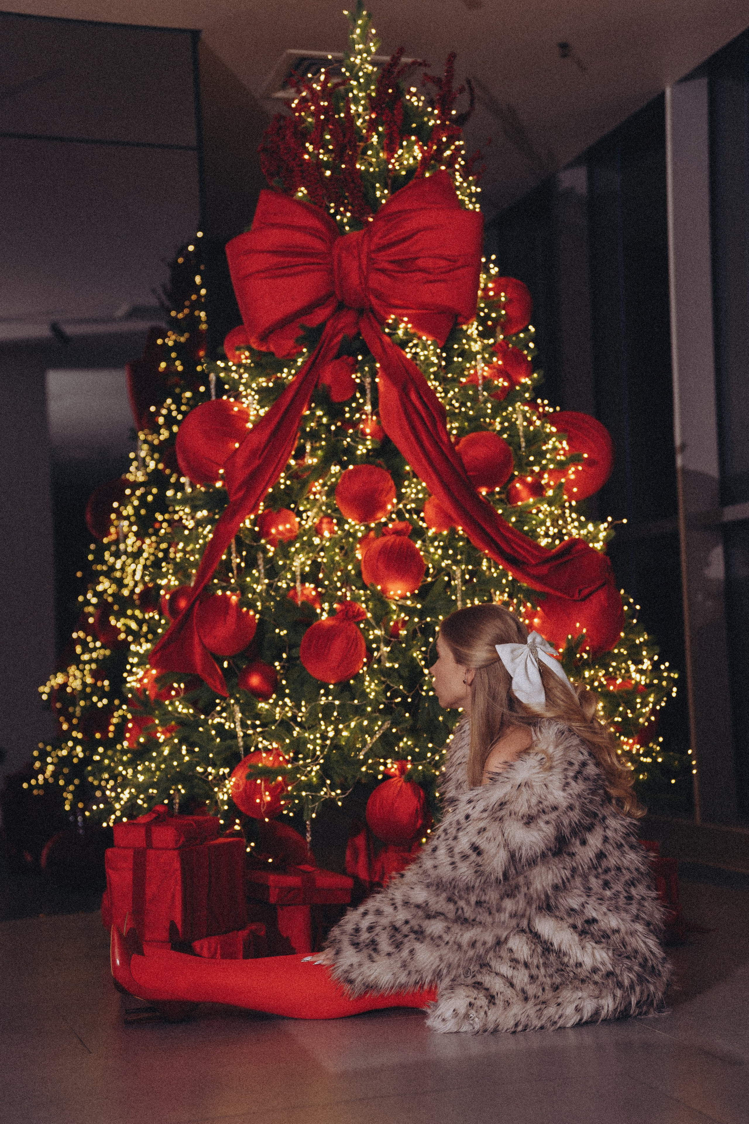 ФОТОСЕССИЯ К НОВОМУ ГОДУ В СТУДИИ С ЕЛОЧКОЙ КРАСИВЫЙ ОБРАЗ. Профессиональный фотограф, Санкт-Петербург — Виктория Богомолова