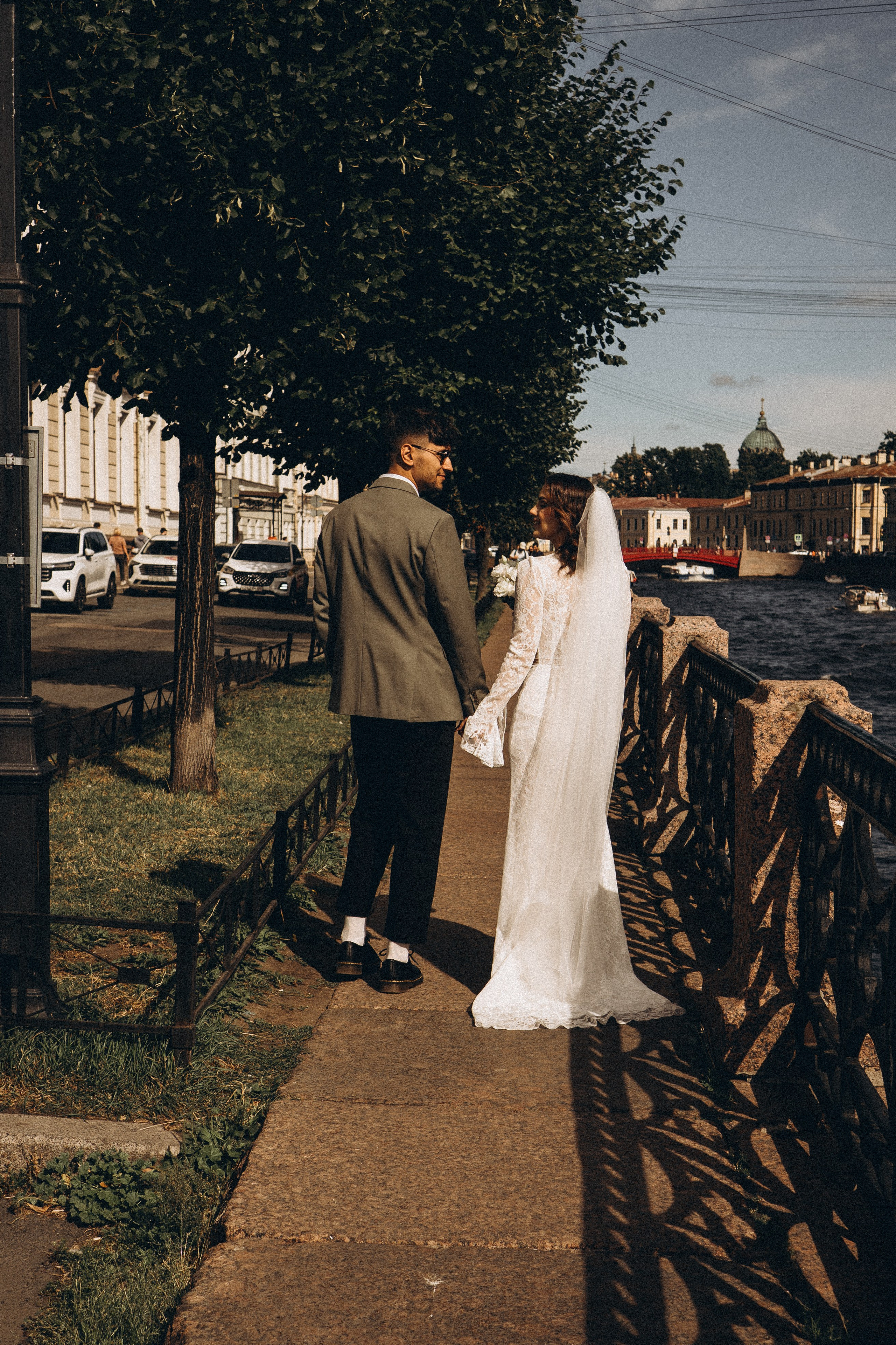 СВАДЕБНАЯ ПРОГУЛКА ВОЗЕ ИСАИКЕВСКОГО СОБОРА АСТОРИИ И ЗАКОНОДАЛЕТНОГО СОБРАНИЯ. Профессиональный фотограф, Санкт-Петербург — Виктория Богомолова